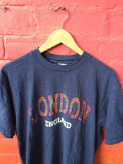 Vintage 90s London England UK tartan check spell out souvenir navy blue t shirt size large