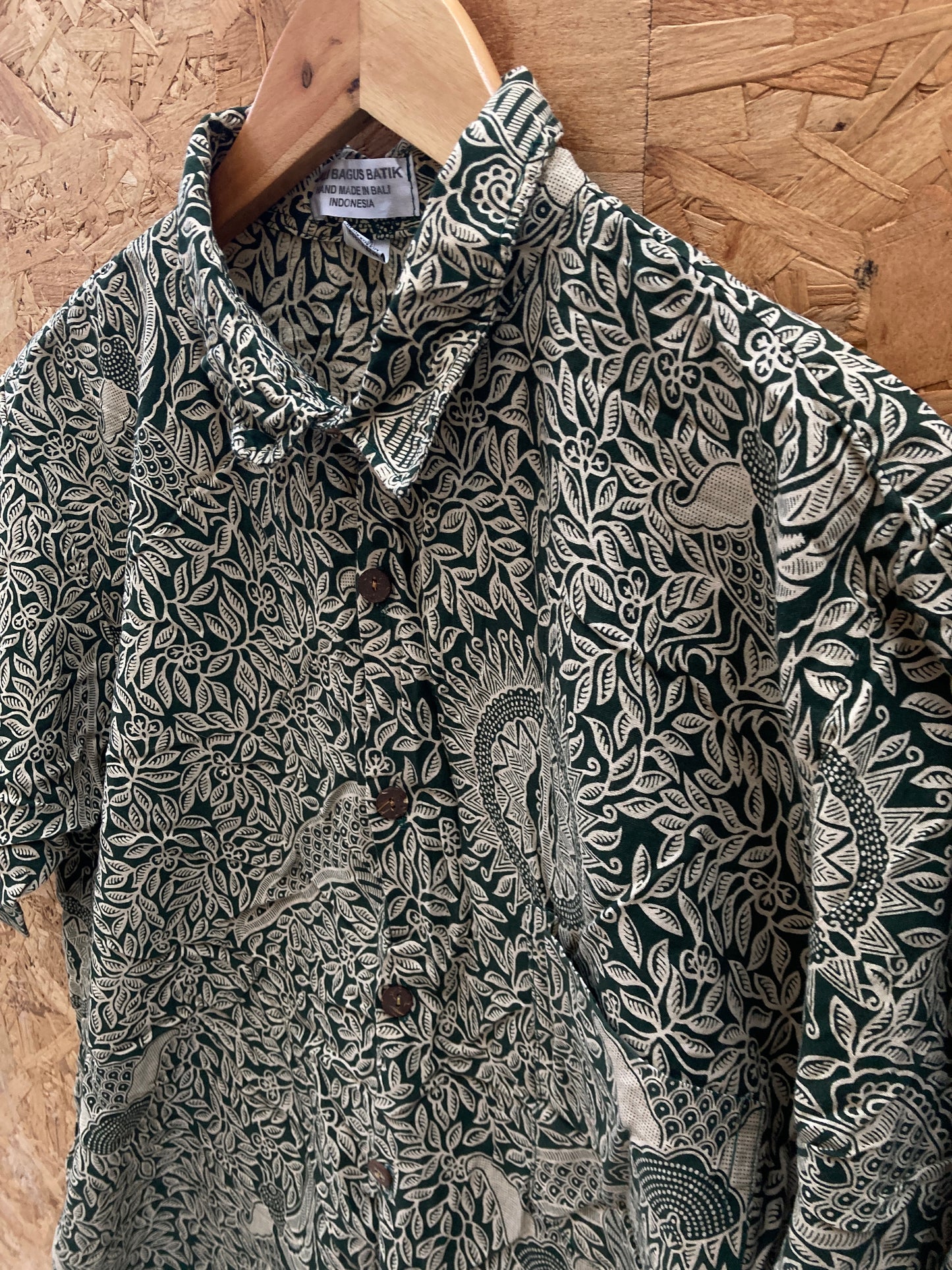 Vintage 90s olive batik paisley block print pattern cotton shirt size medium