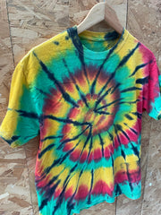 Tie Dye T-Shirt Red Green Yellow Black Spiral Multicolor Shirt Size Medium