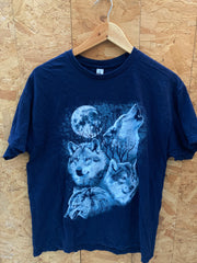 Vintage Y2K navy blue howling wolf moonlight souvenir t-shirt size L by Gildan