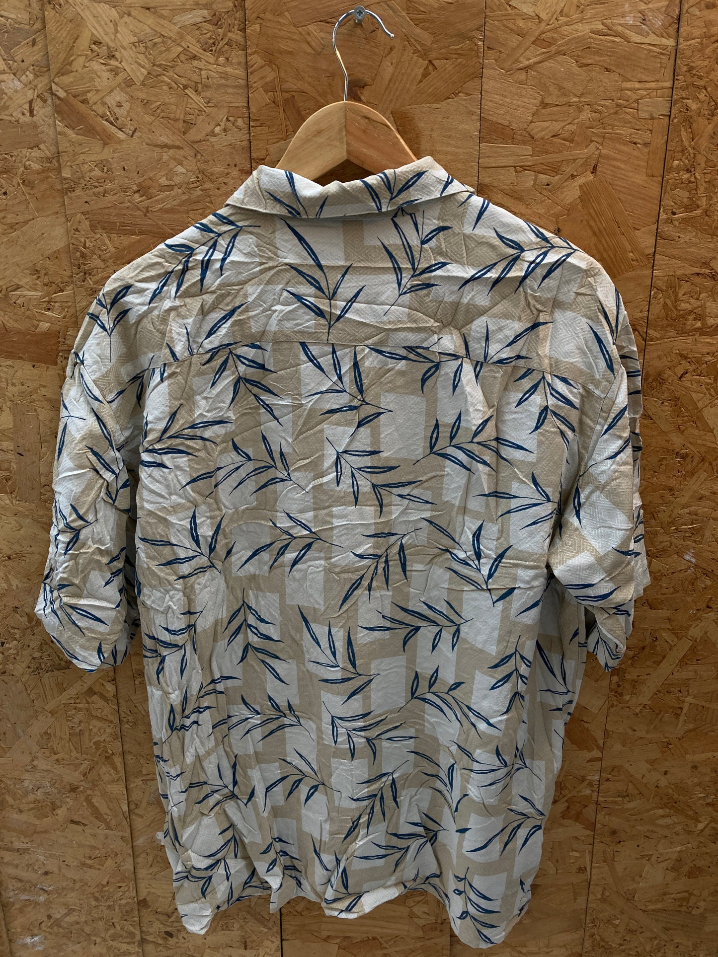 Vintage 90s 100% silk beige grey bamboo pattern Hawaiian shirt size large