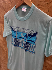 Vintage 90s light blue deck chair beach scene single stitch t-shirt size medium