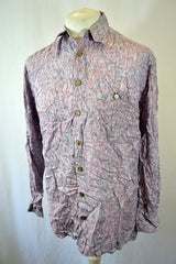 Vintage 90s Retro Wavy Ugly Pastel Pattern Lilac & Grey animal print Vintage Shirt size medium