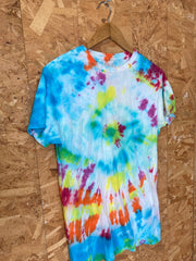 Vintage Y2K tie dye blue pink yellow pattern trippy psychedelic rave wavy t-shirt size small
