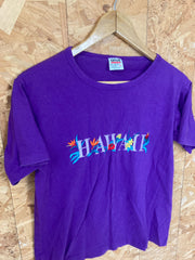 Vintage 90s purple embroidered spell out Hawaii USA souvenir t shirt size small