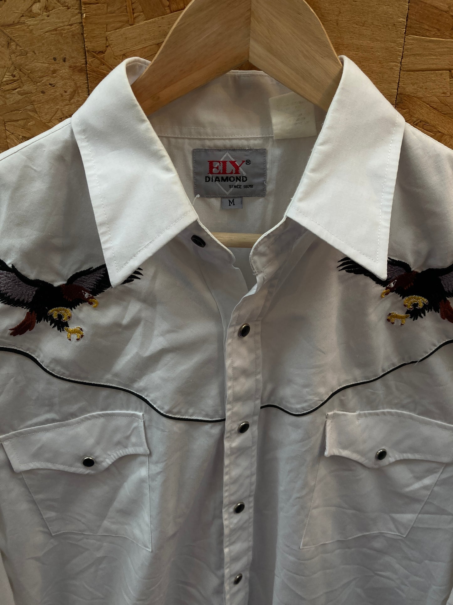 Vintage 90s white embroidered eagle western shirt size medium by Ely Diamond