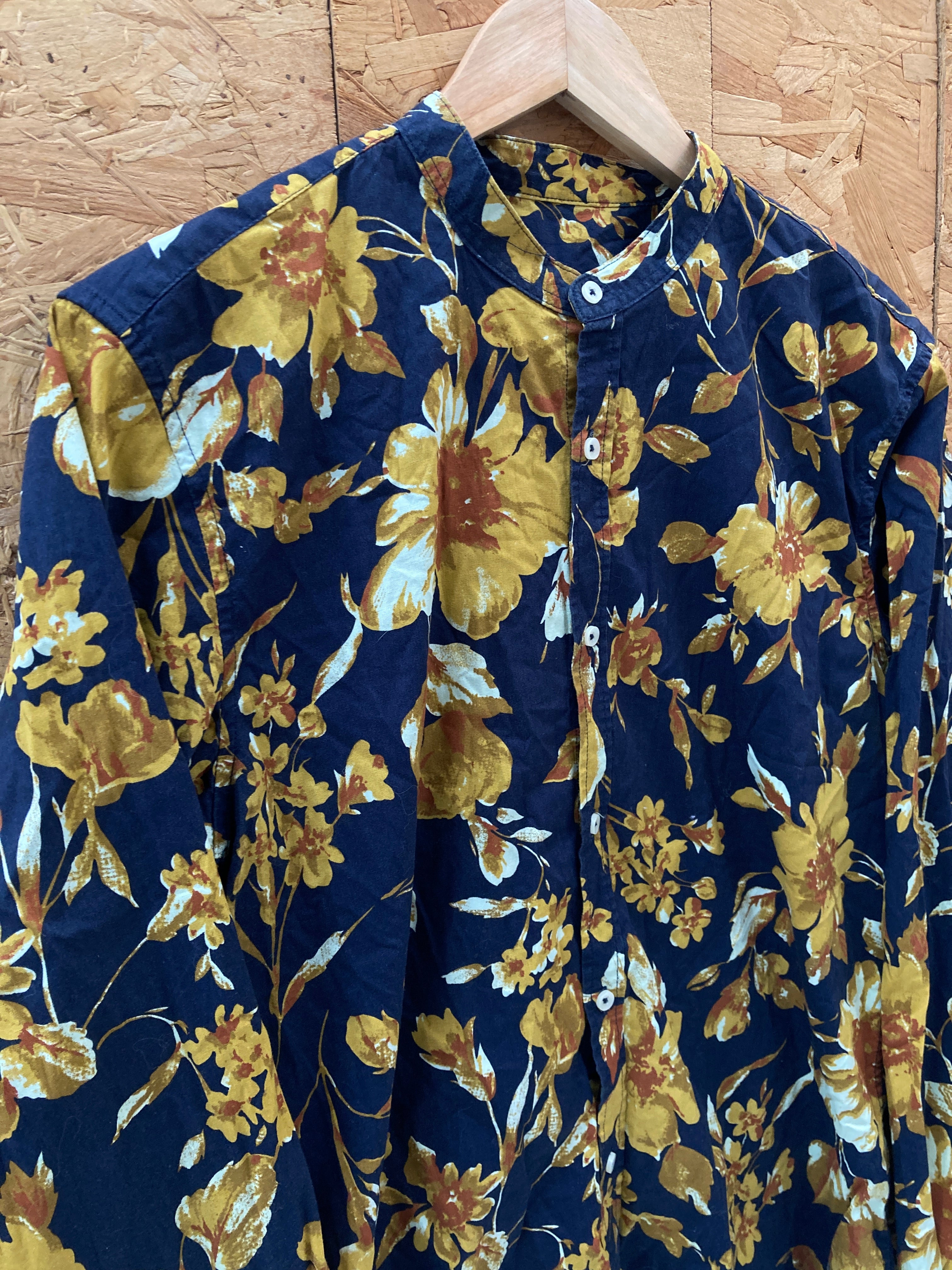Vintage Y2K navy mustard floral pattern long sleeve mao collar shirt size medium