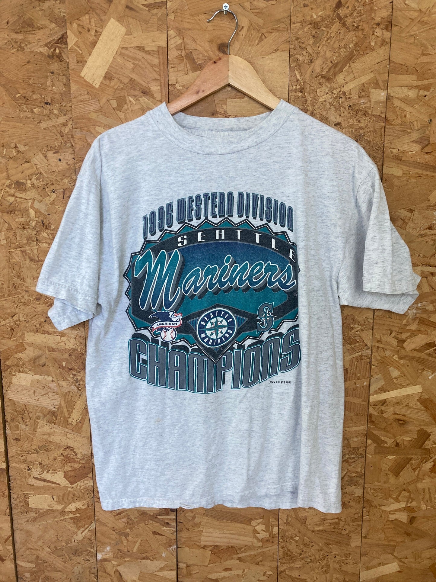 Vintage 95 Seattle Mariners western division champions USA souvenir grey t shirt size XL