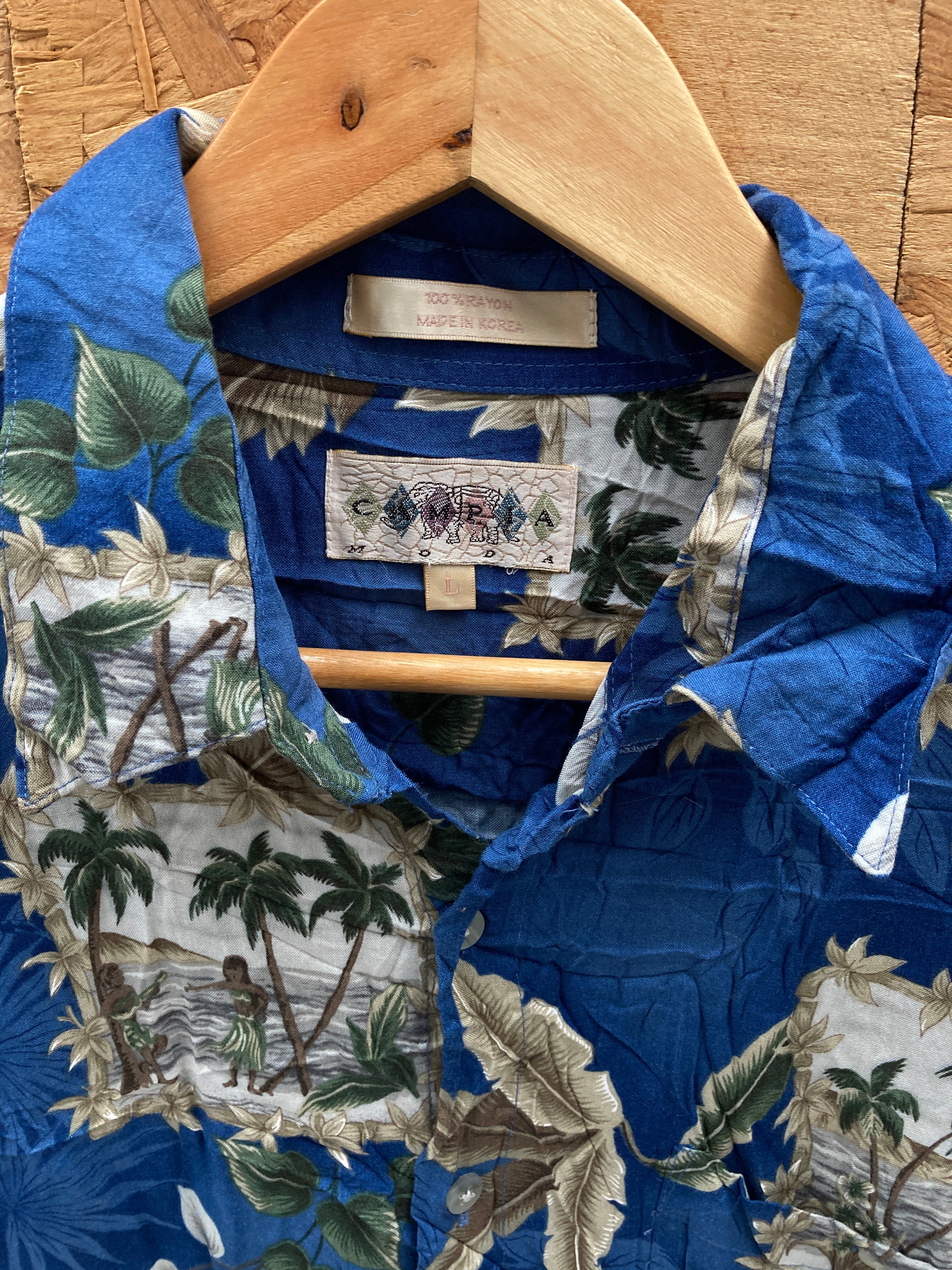 Vintage 90s viscose blue beige palm tree pattern Hawaiian shirt size large