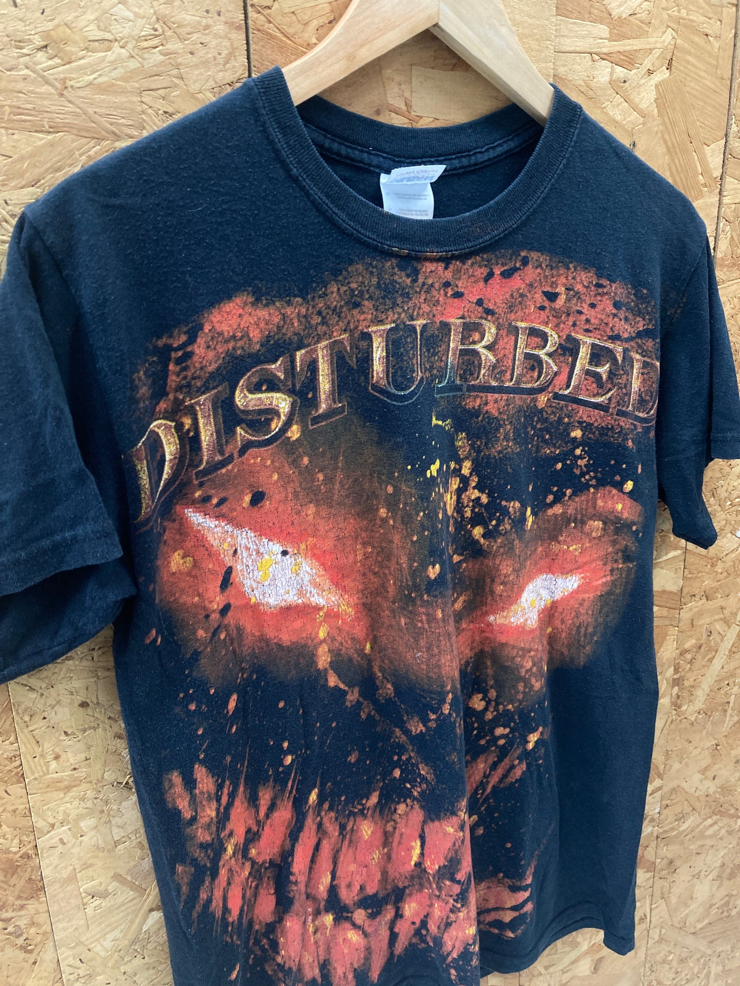 Vintage Y2K Disturbed large skull print rock metal band t-shirt size small