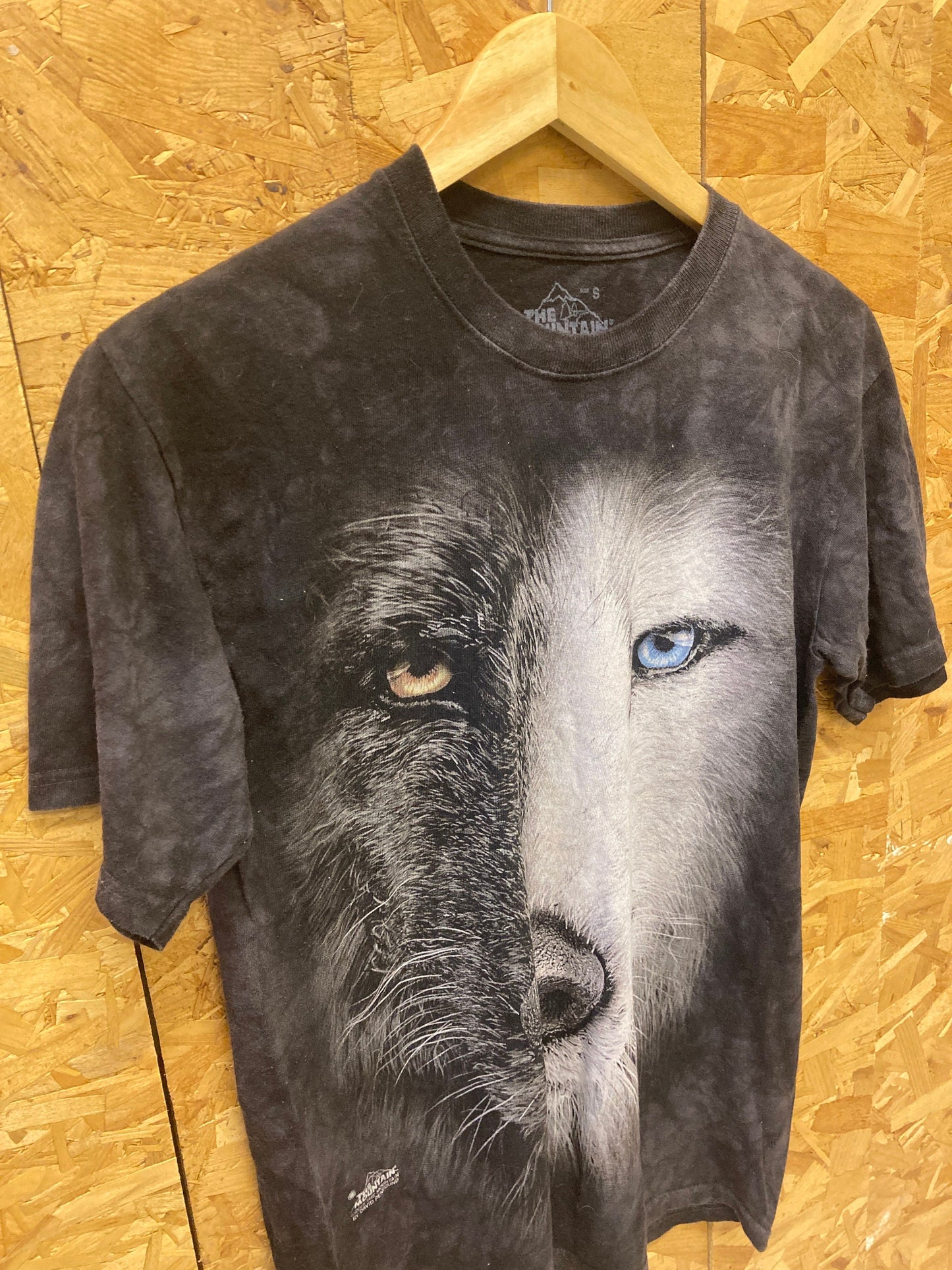 Vintage 90s The Mountain animal printed tie dye grey black wolf nature t shirt size small