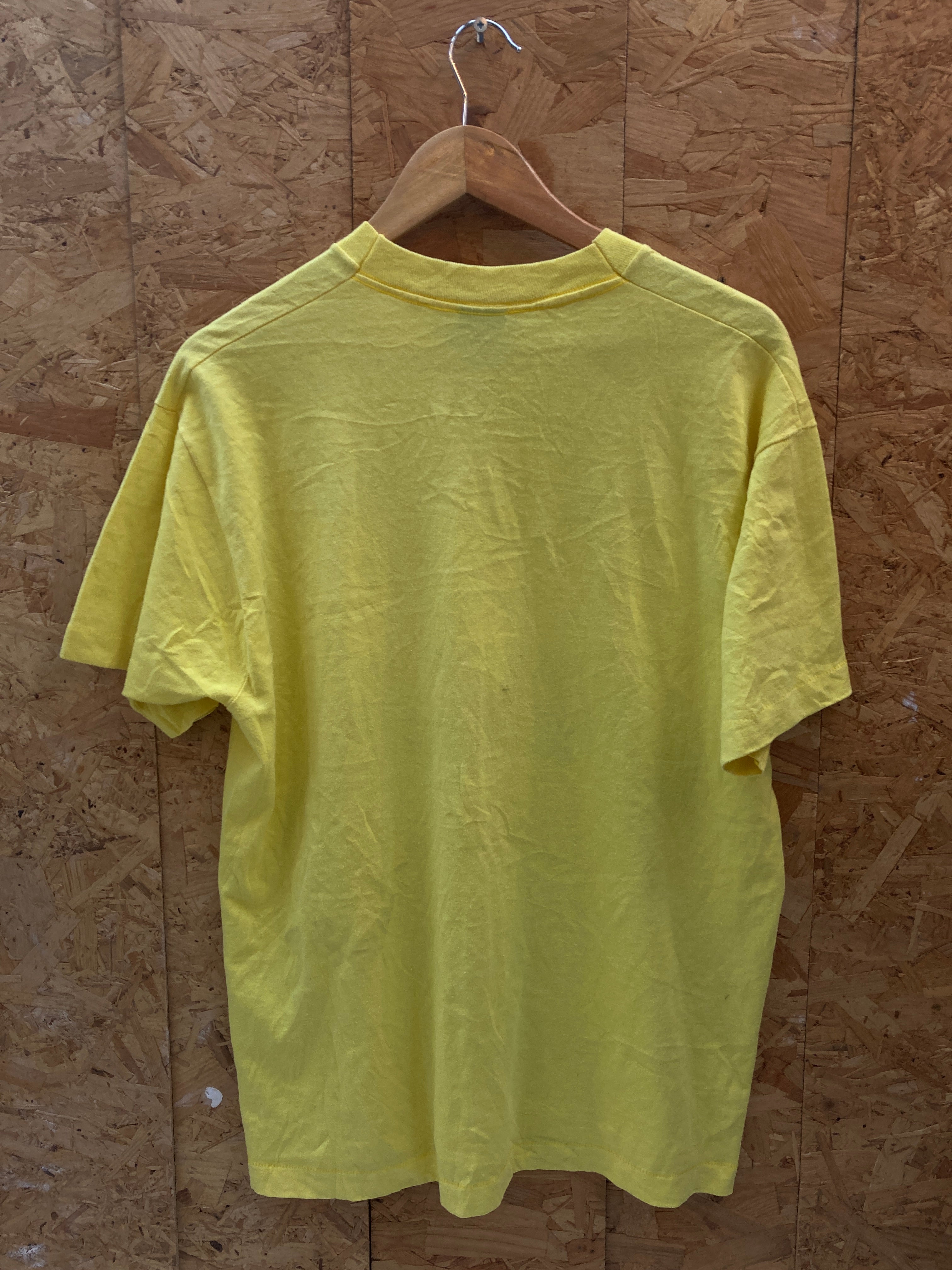 Vintage 90s yellow Indy Unlimited souvenir single stitch t-shirt size XL by BEST