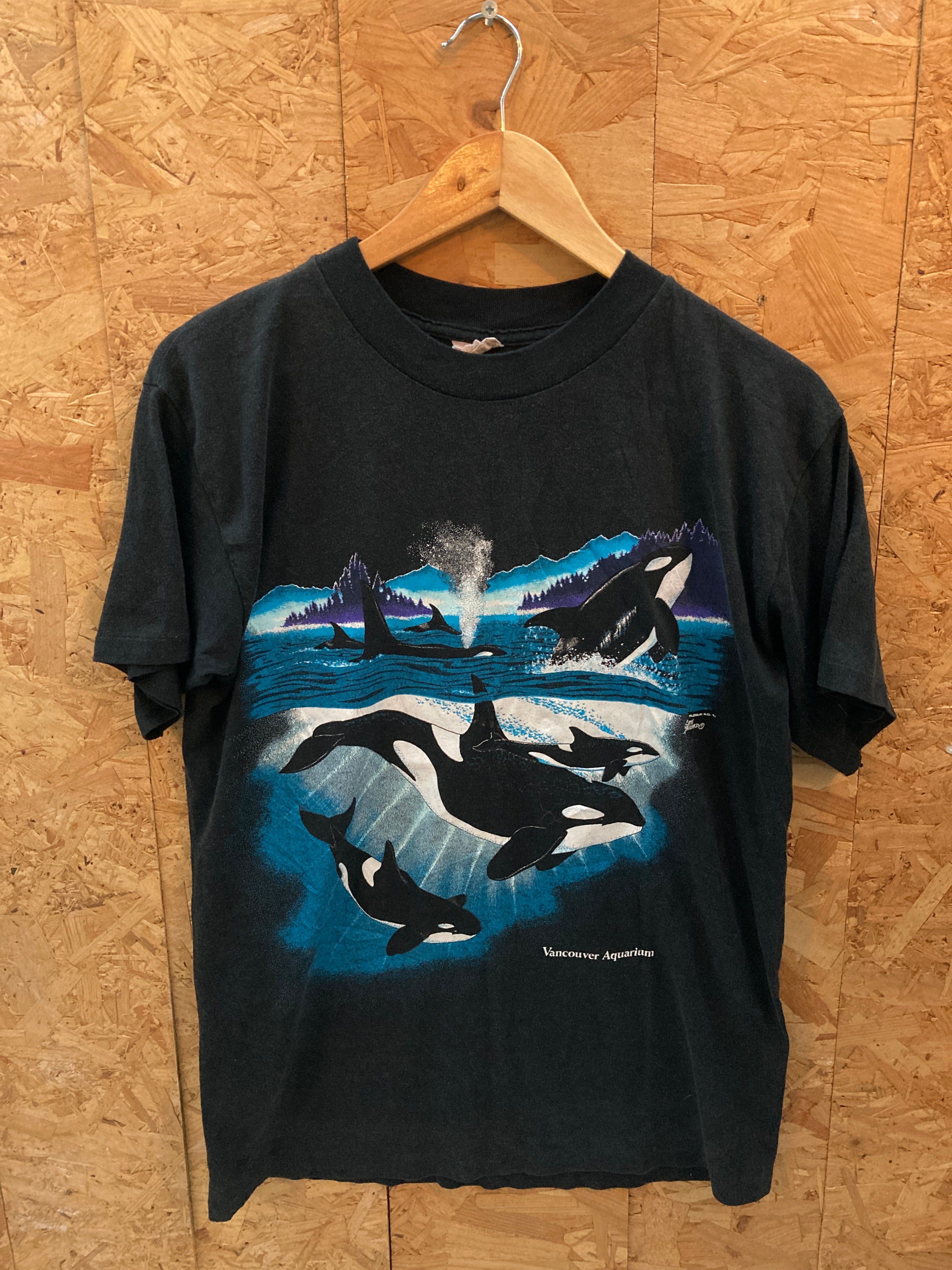 Vintage 90 whales by Garth Buzzard single stitch black t-shirt size medium
