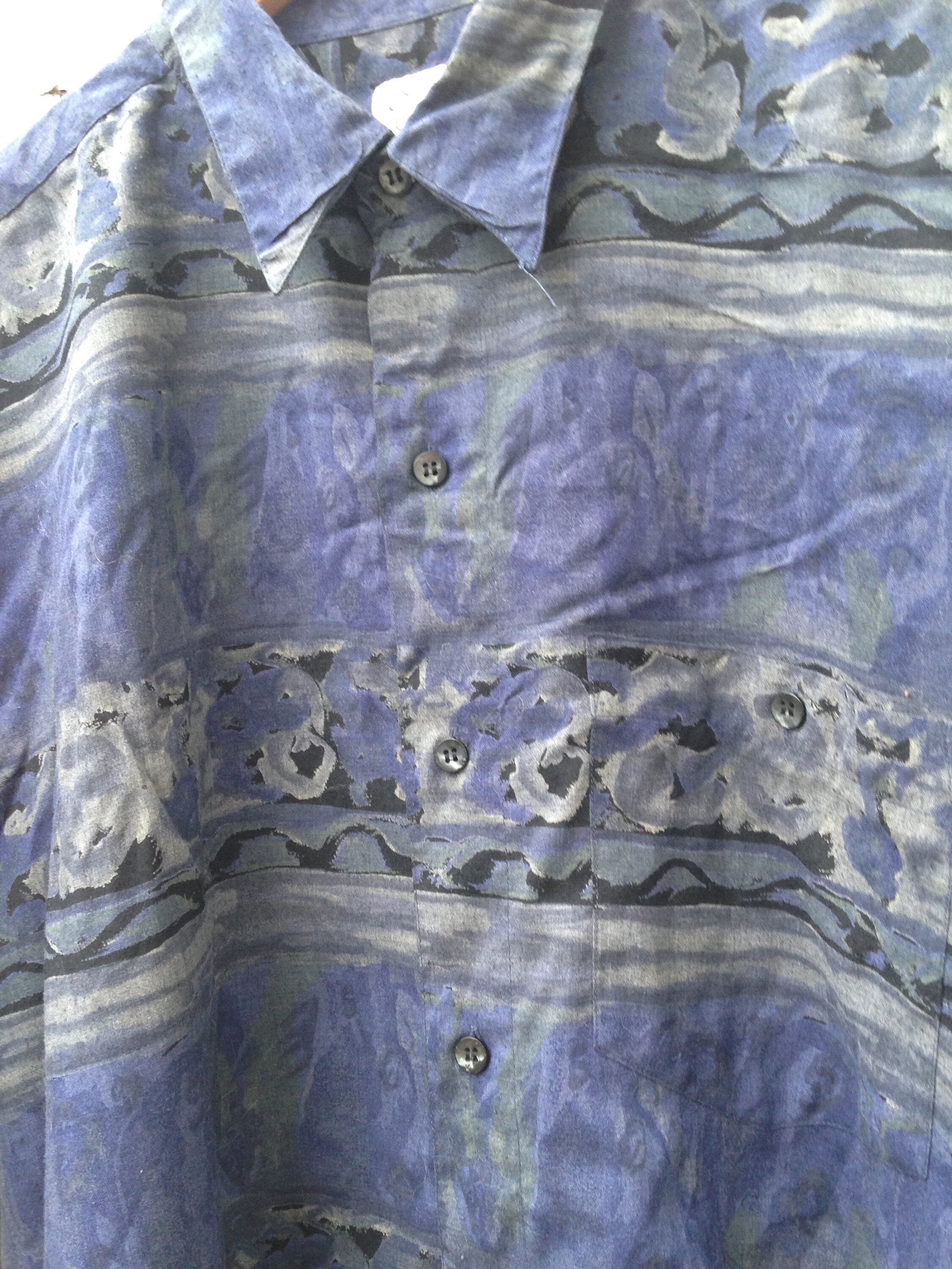 Vintage 90s navy blue black abstract waves crazy pattern short sleeve ugly shirt size large by Casua