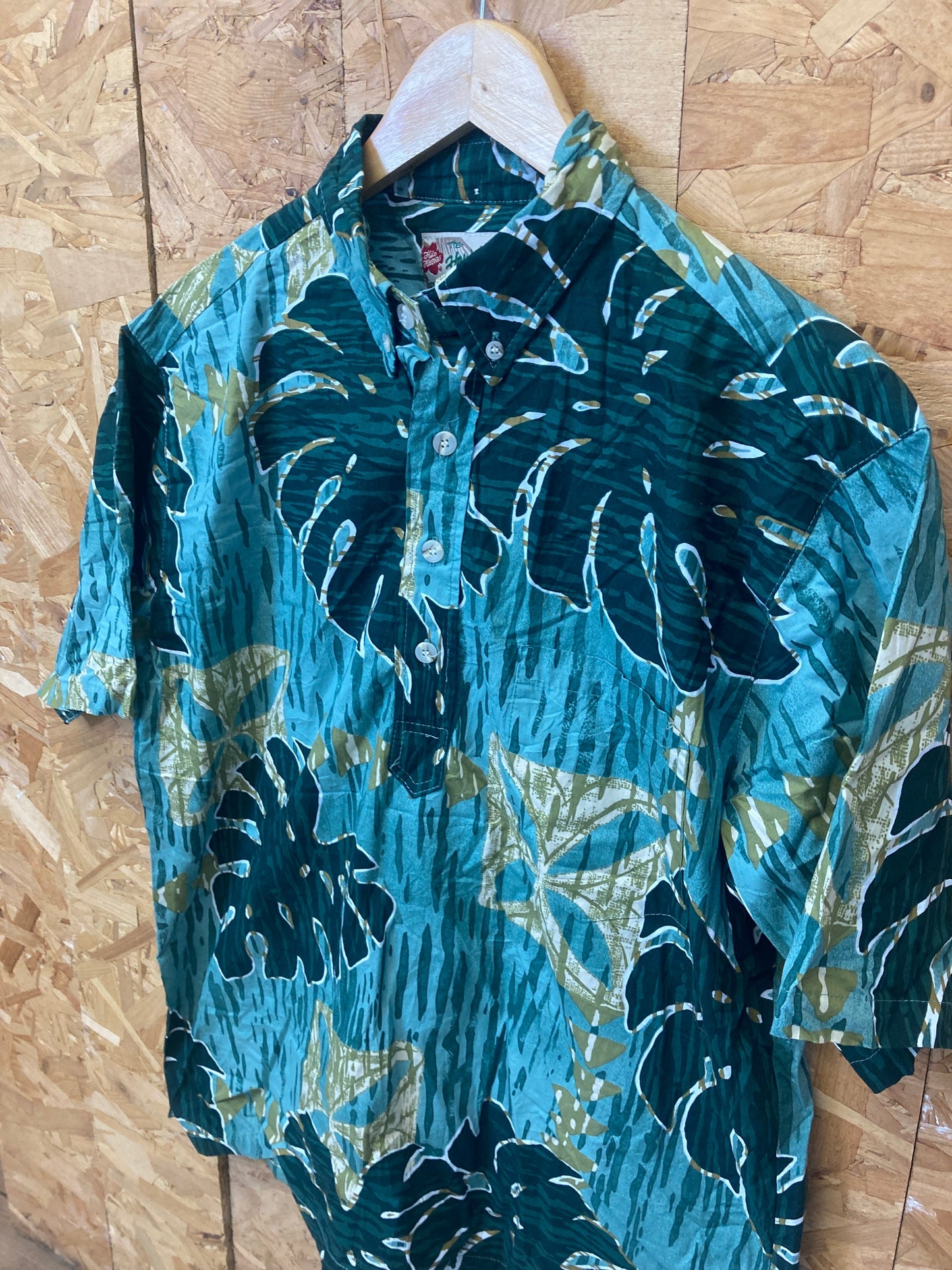 Vintage 90s teal olive green bold leaf pattern hawaiian ugly party shirt sleeve shirt by Hilo Hattie