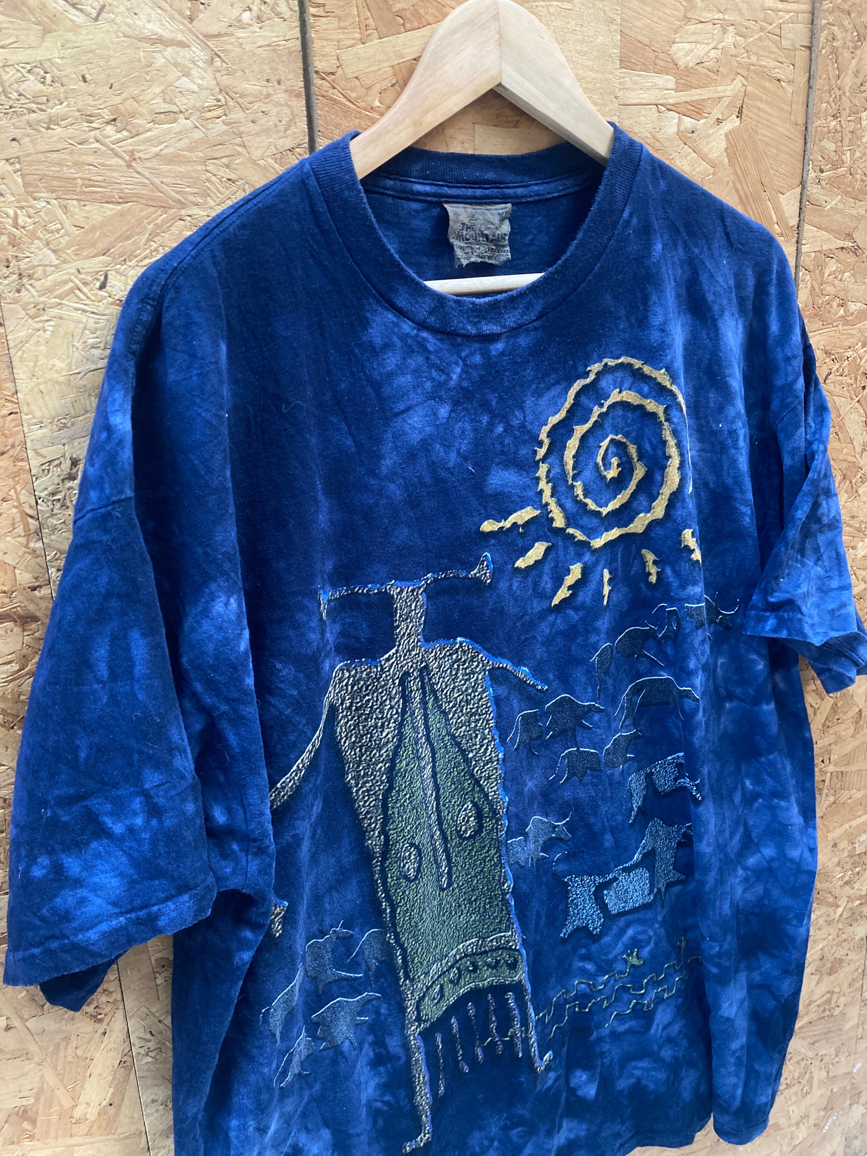 Vintage 90 The Mountain USA blue tie dye cave man art print t-shirt size XL