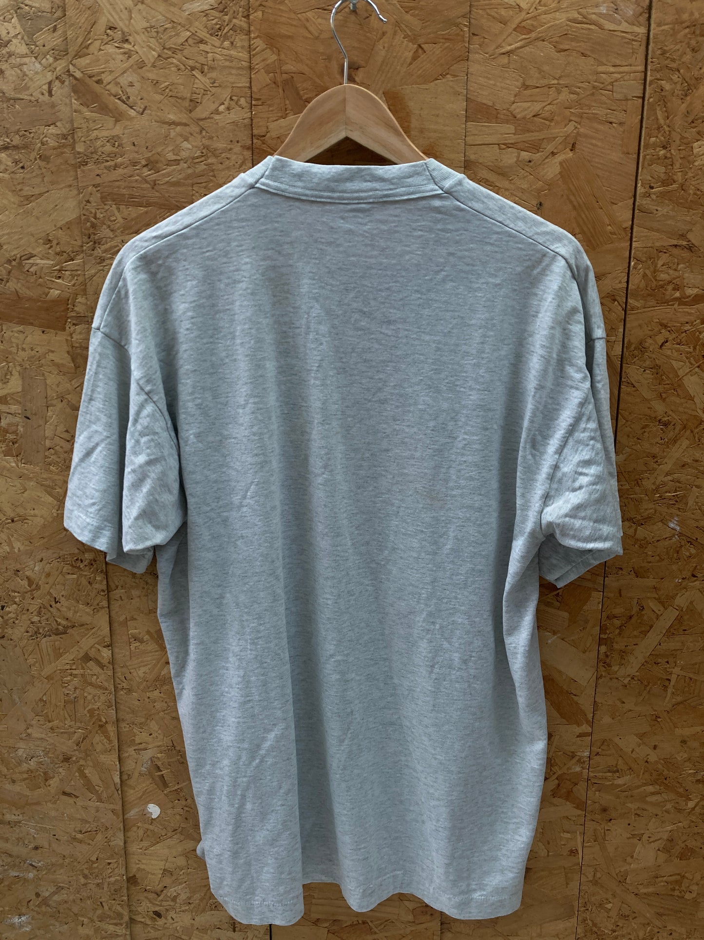 Vintage 90s Pete Pavia grey single stitch t-shirt size XL by Fruit of the loom