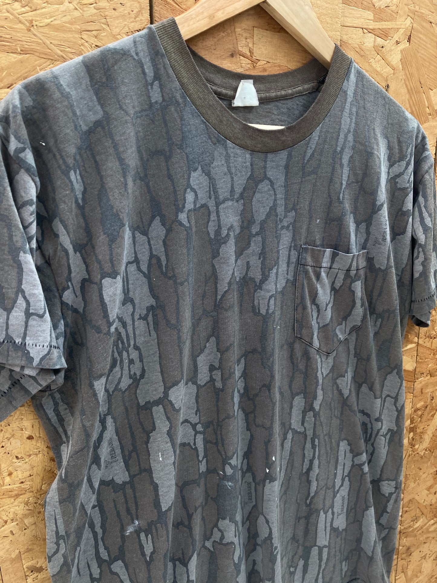 Vintage 80s Trebark sun faded USA hunting single stitch camo t-shirt size large