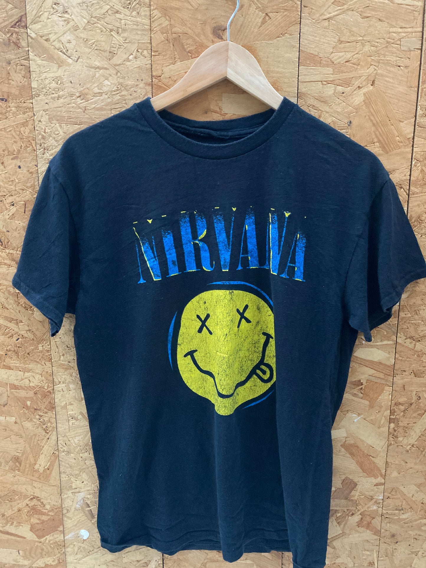 Vintage Y2K Nirvana smiley face black yellow band t-shirt size medium