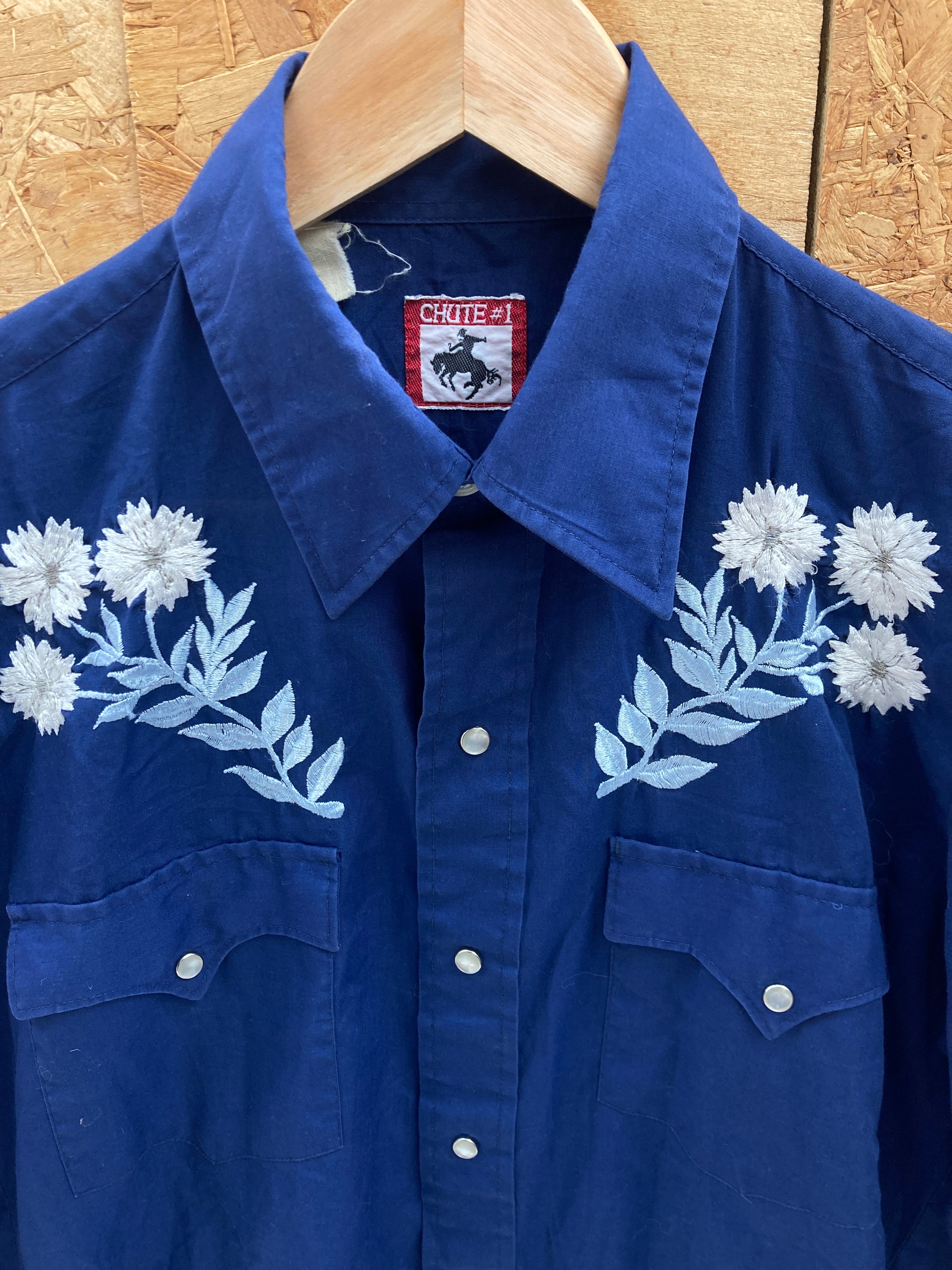Vintage 90s blue embroidered flowers western cowboy ranch shirt size small