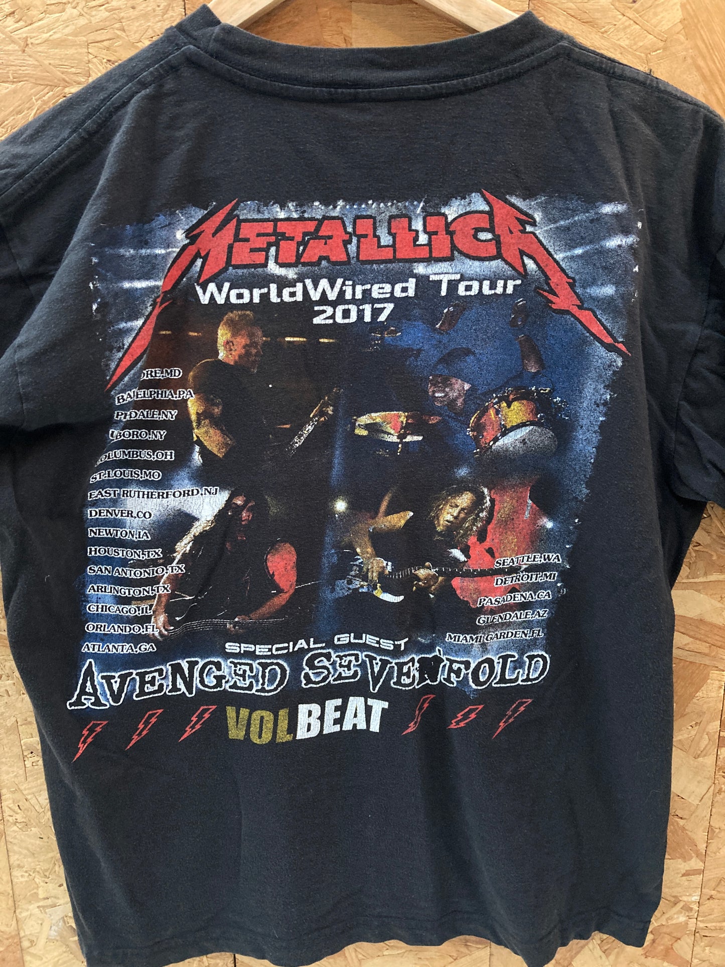 Vintage Metallica hardwired to self destruct thrashed band t-shirt size medium