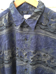 Vintage 90s navy blue black abstract waves crazy pattern short sleeve ugly shirt size large by Casua