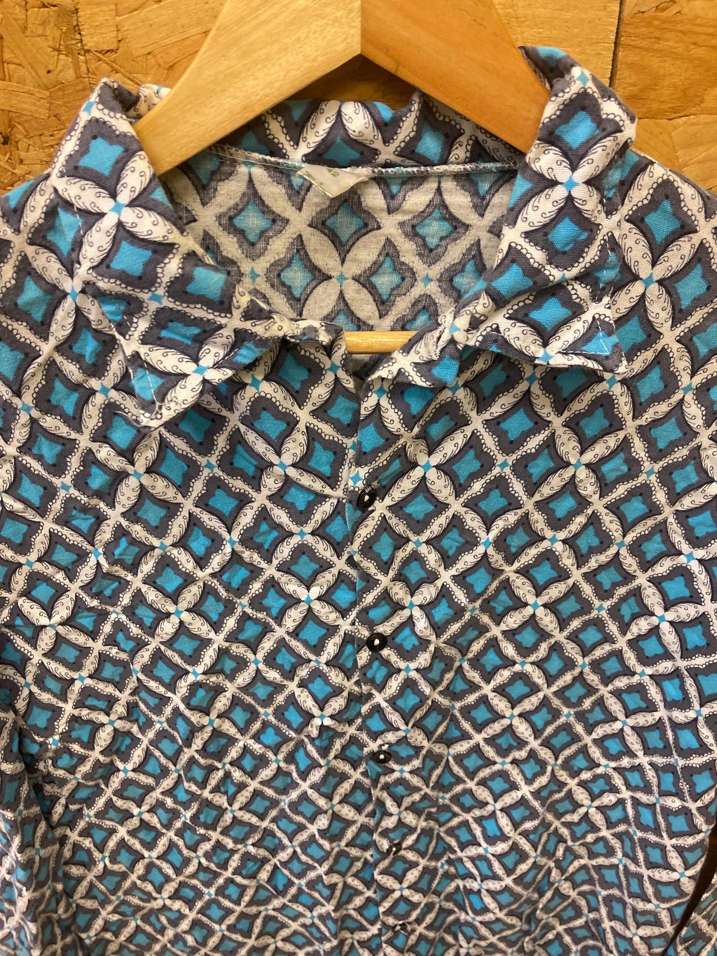 Vintage 70s blue white geometric rope paisley pattern pointed collar retro disco shirt size 42 large