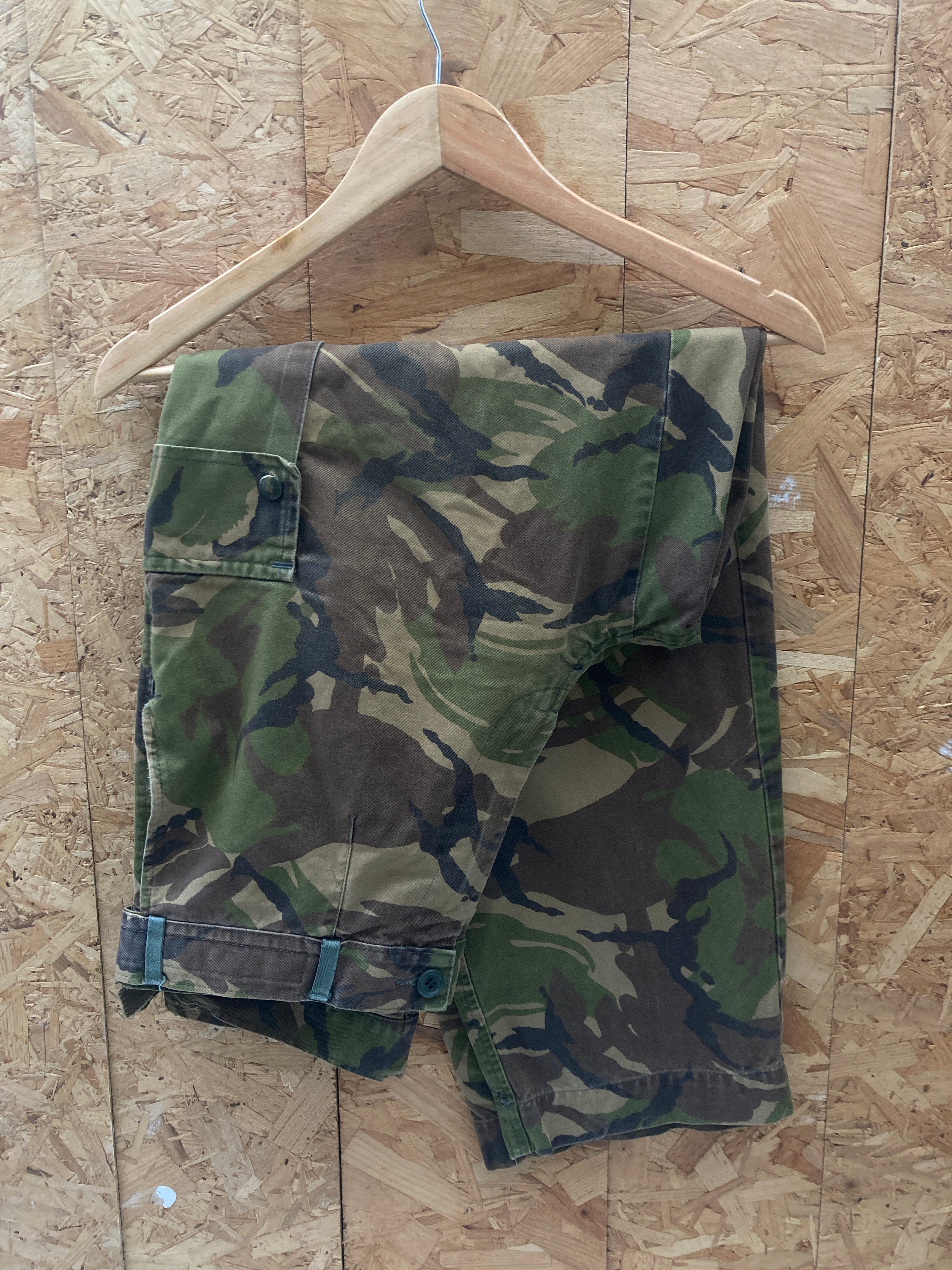 Vintage 90s Dutch DPM camouflage combat pants cargo trousers size large W34 L30