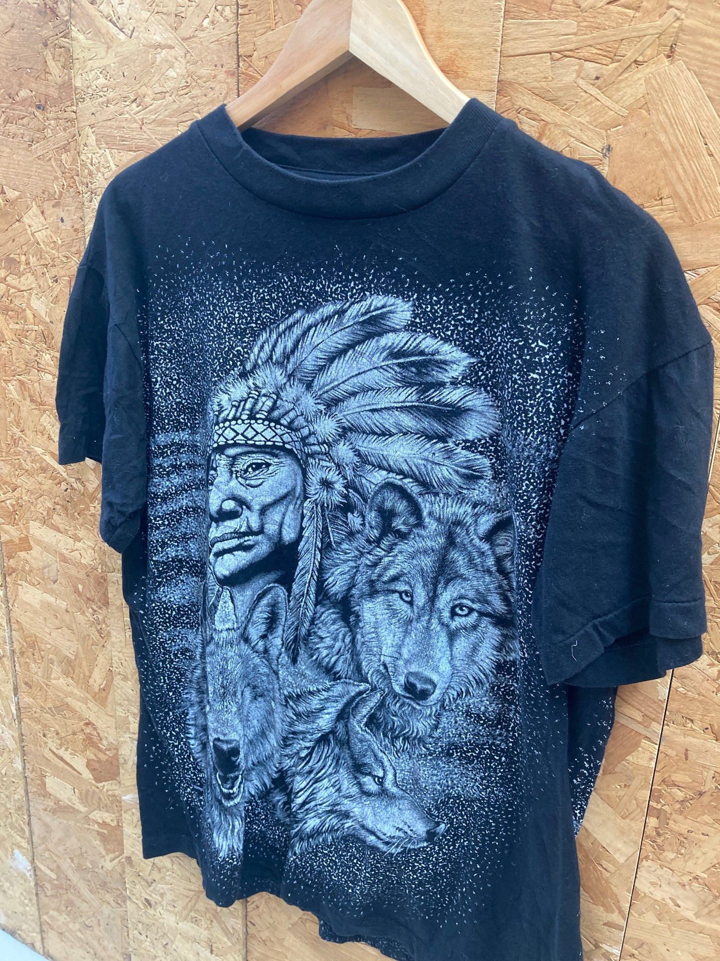 Vintage native american & wolf black white double side print t-shirt size M