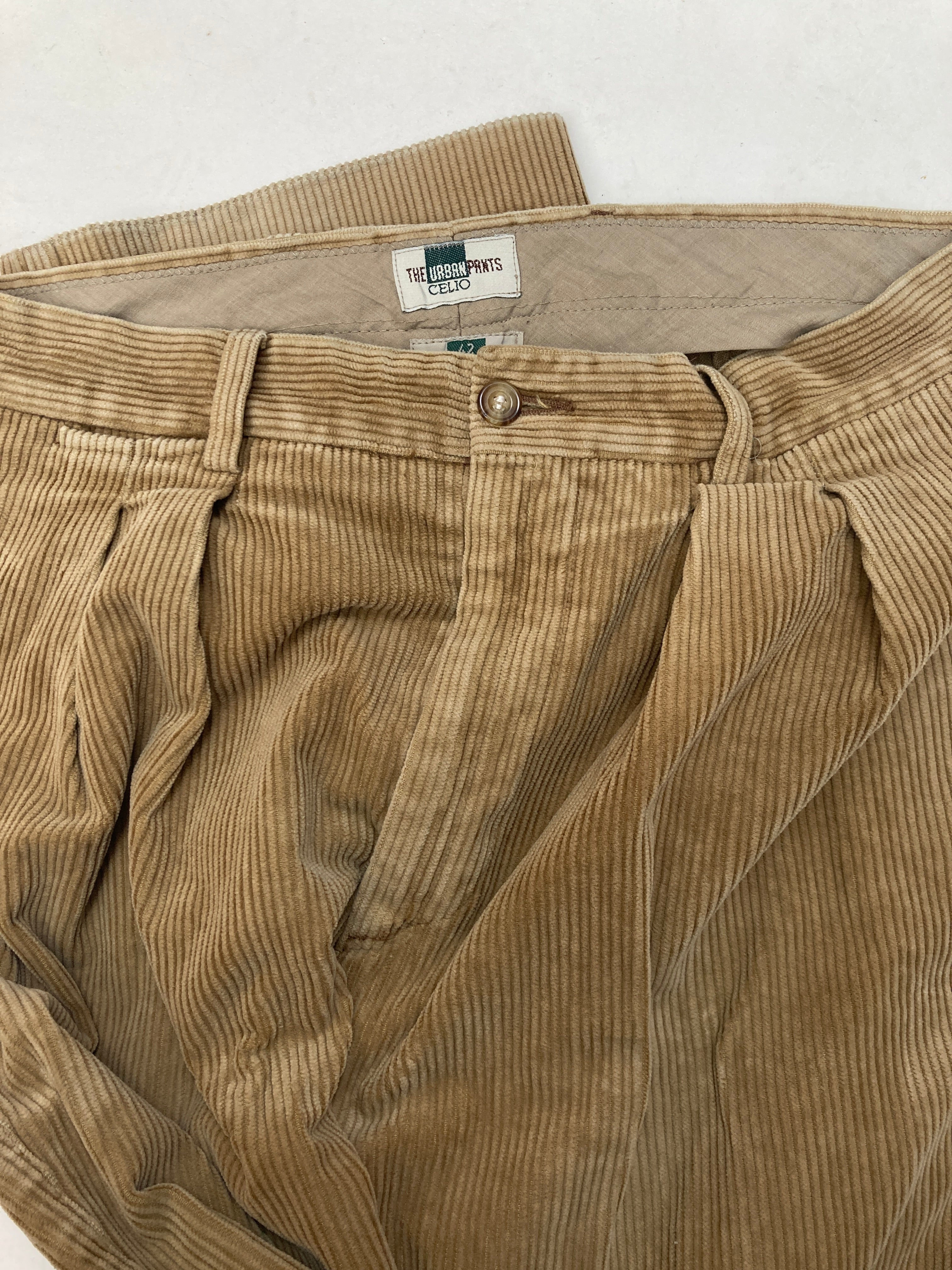 Vintage 90s beige tan jumbo corduroy trousers size W32 L34 by Celo