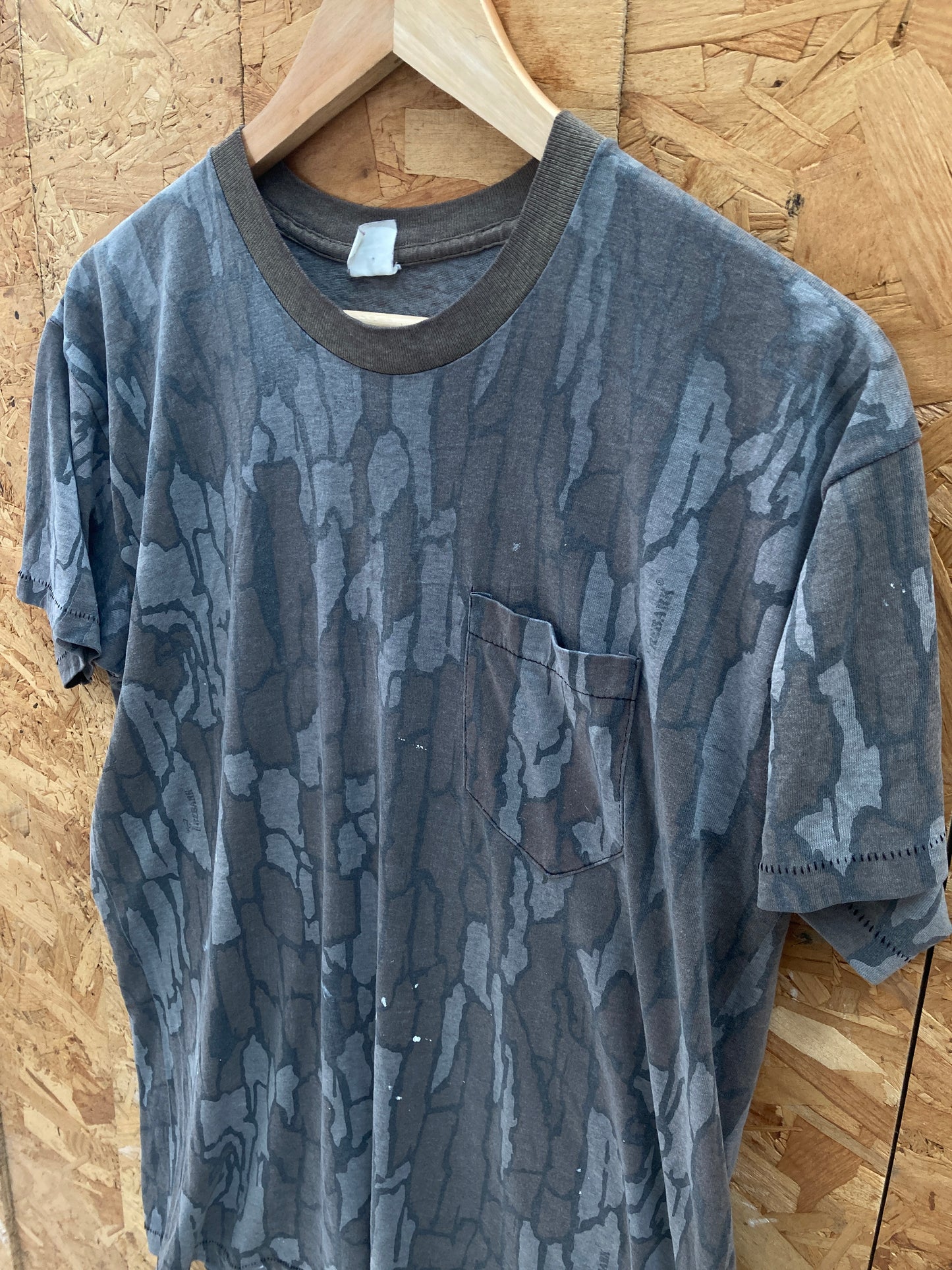 Vintage 80s Trebark sun faded USA hunting single stitch camo t-shirt size large