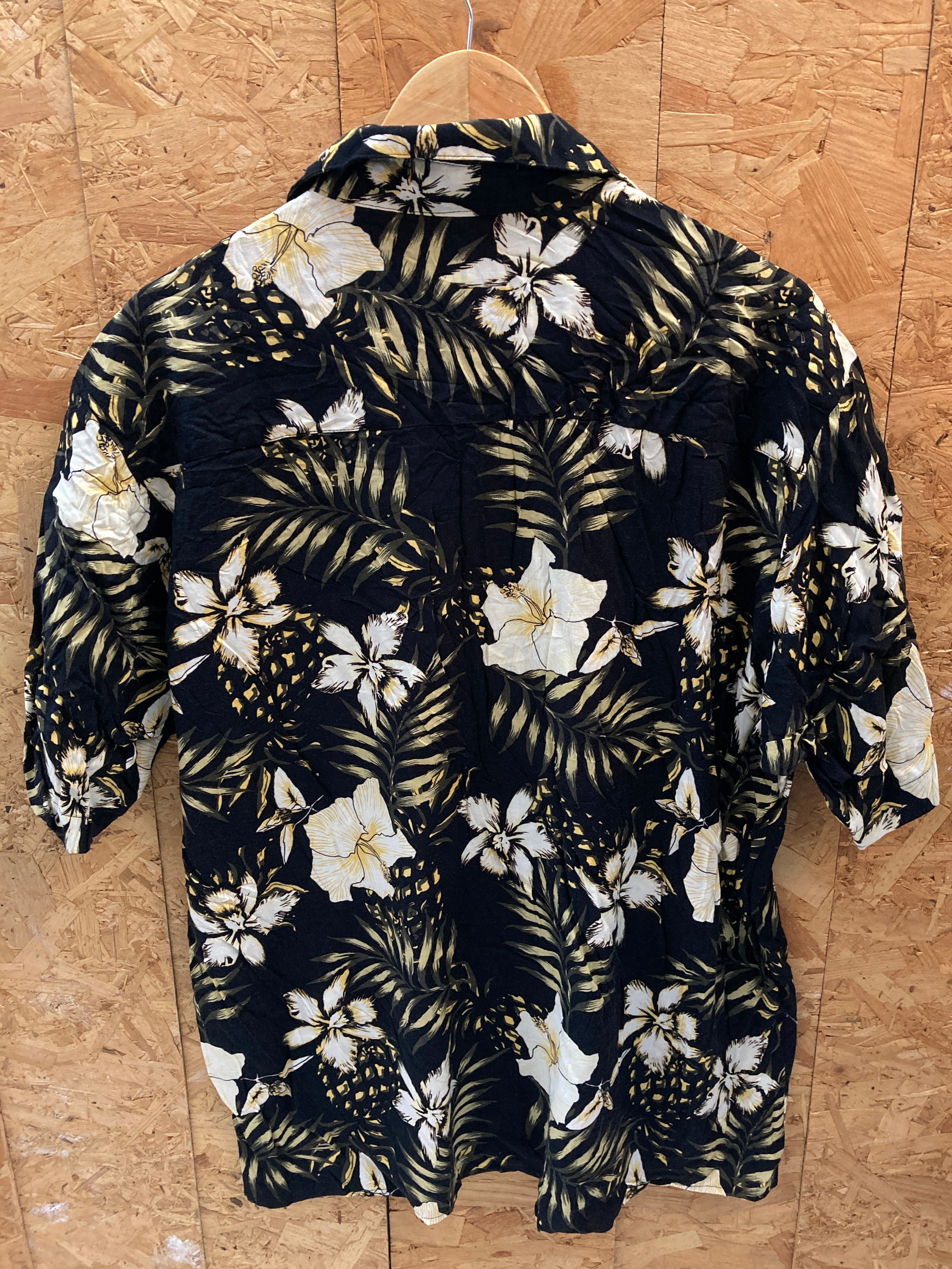 Vintage Y2K black magnolia hibiscus pattern rayon Hawaiian shirt size large