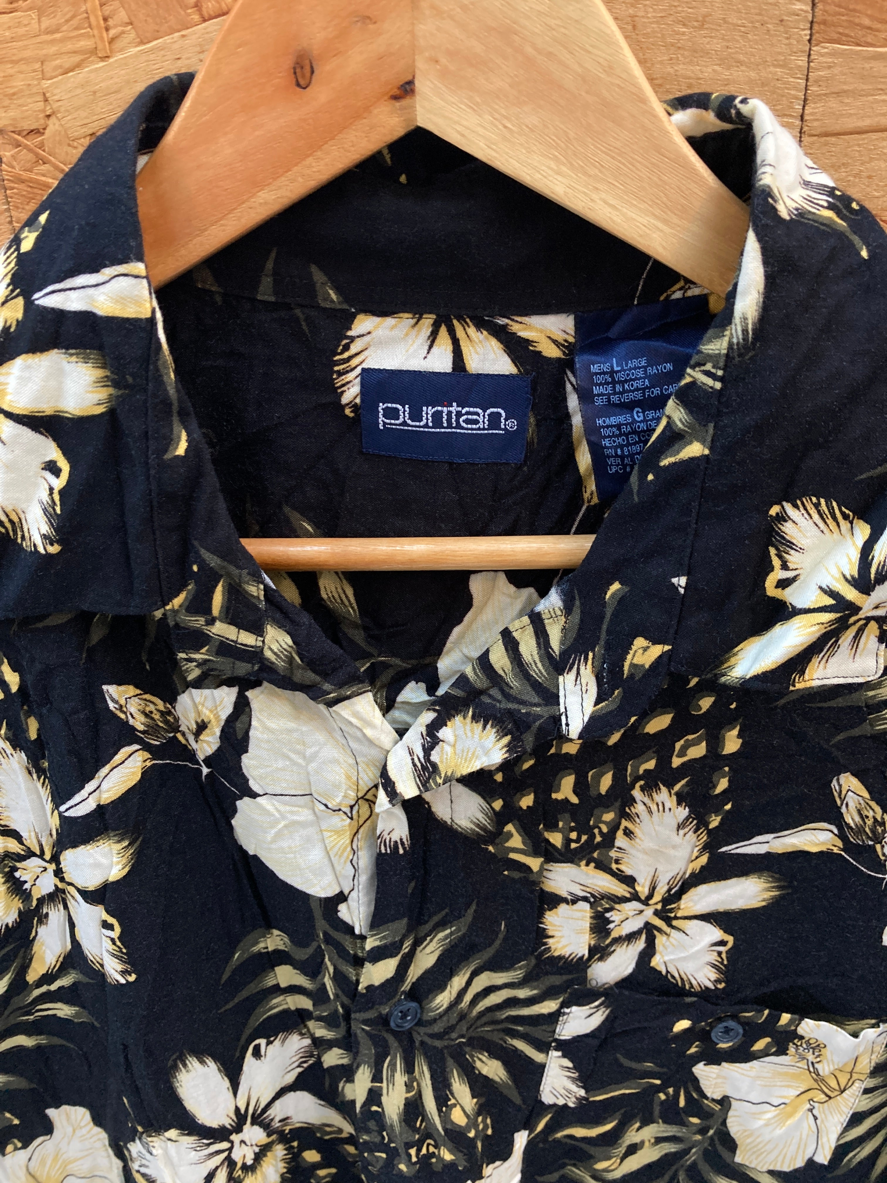Vintage Y2K black magnolia hibiscus pattern rayon Hawaiian shirt size large