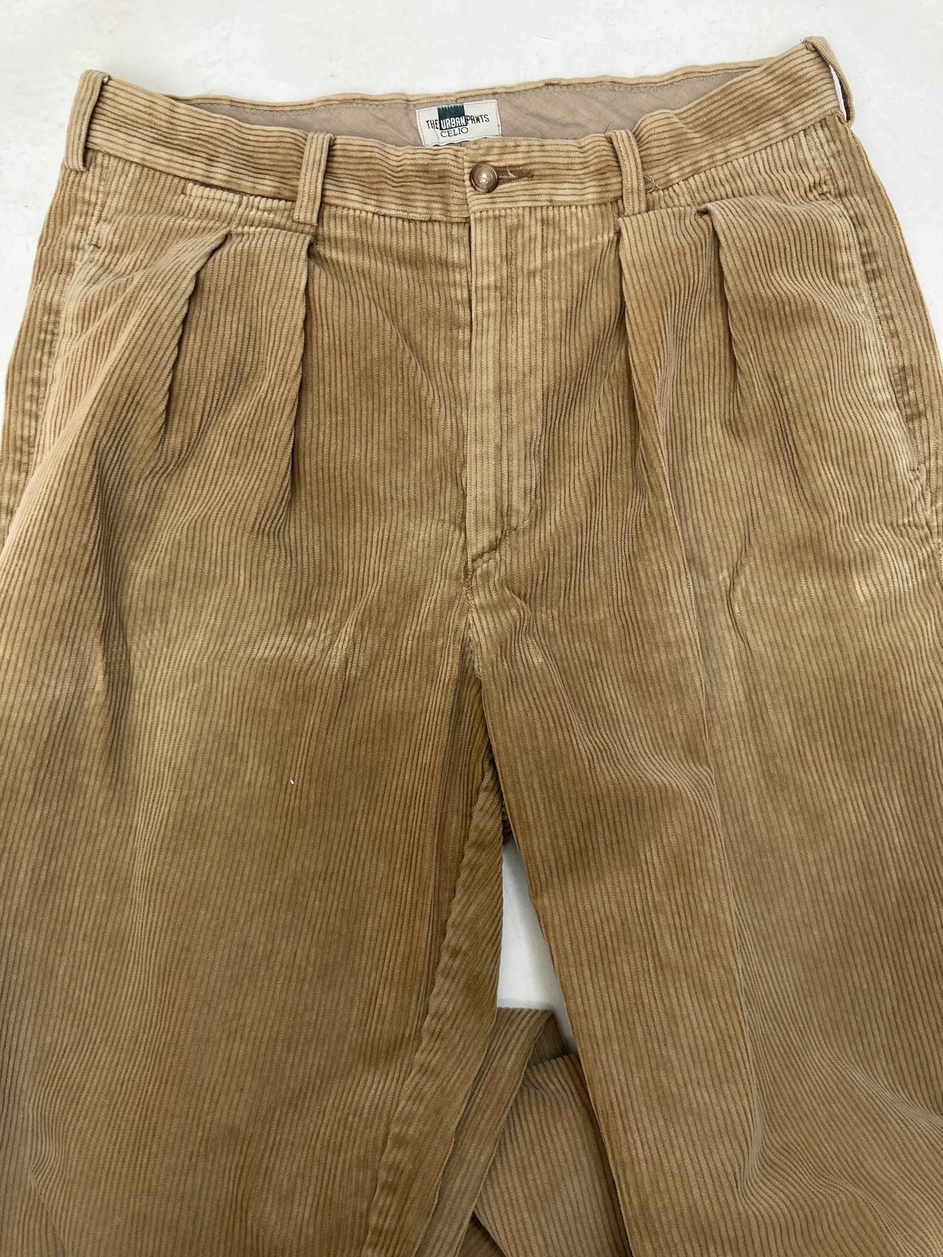 Vintage 90s beige tan jumbo corduroy trousers size W32 L34 by Celo