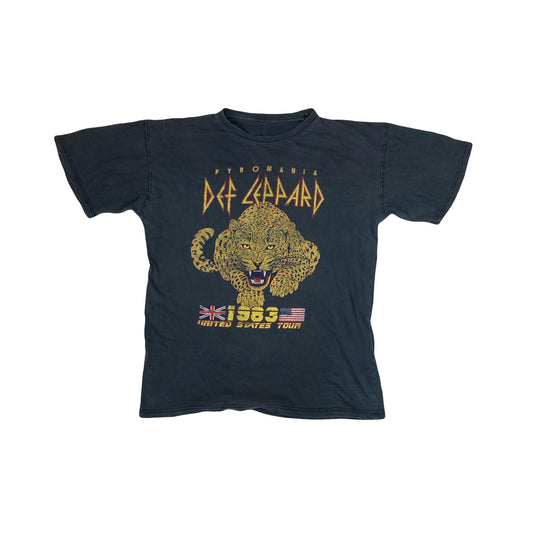 Vintage Y2K thrashed faded black Def Leppard band rock t-shirt size large