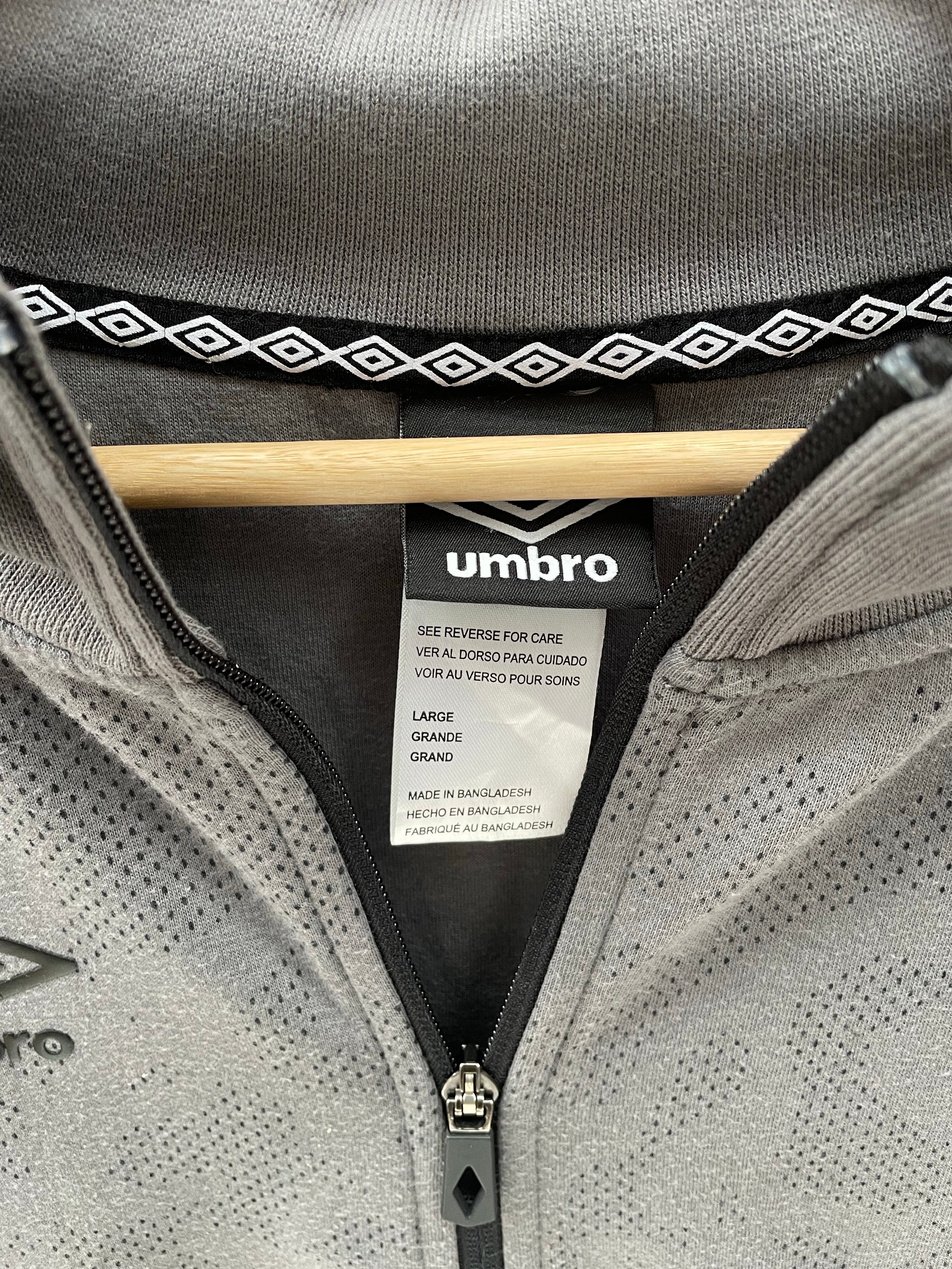 Vintage Umbro Men's Large Gray Minimal Style Muted Zip-Up Track Jacket