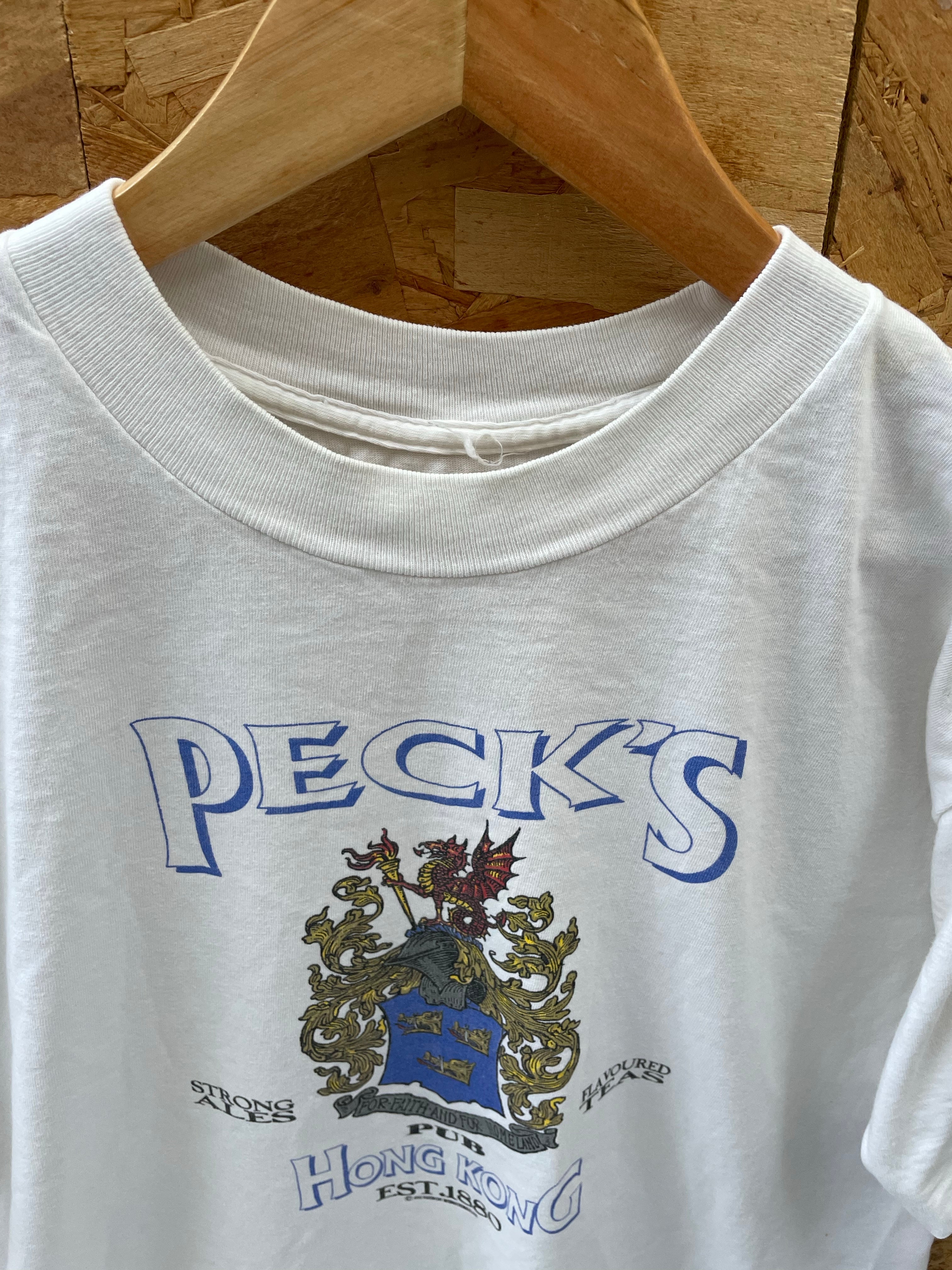 Vintage 90s Single Stitch Peck's Hong Kong Bar T-Shirt - White - Size M