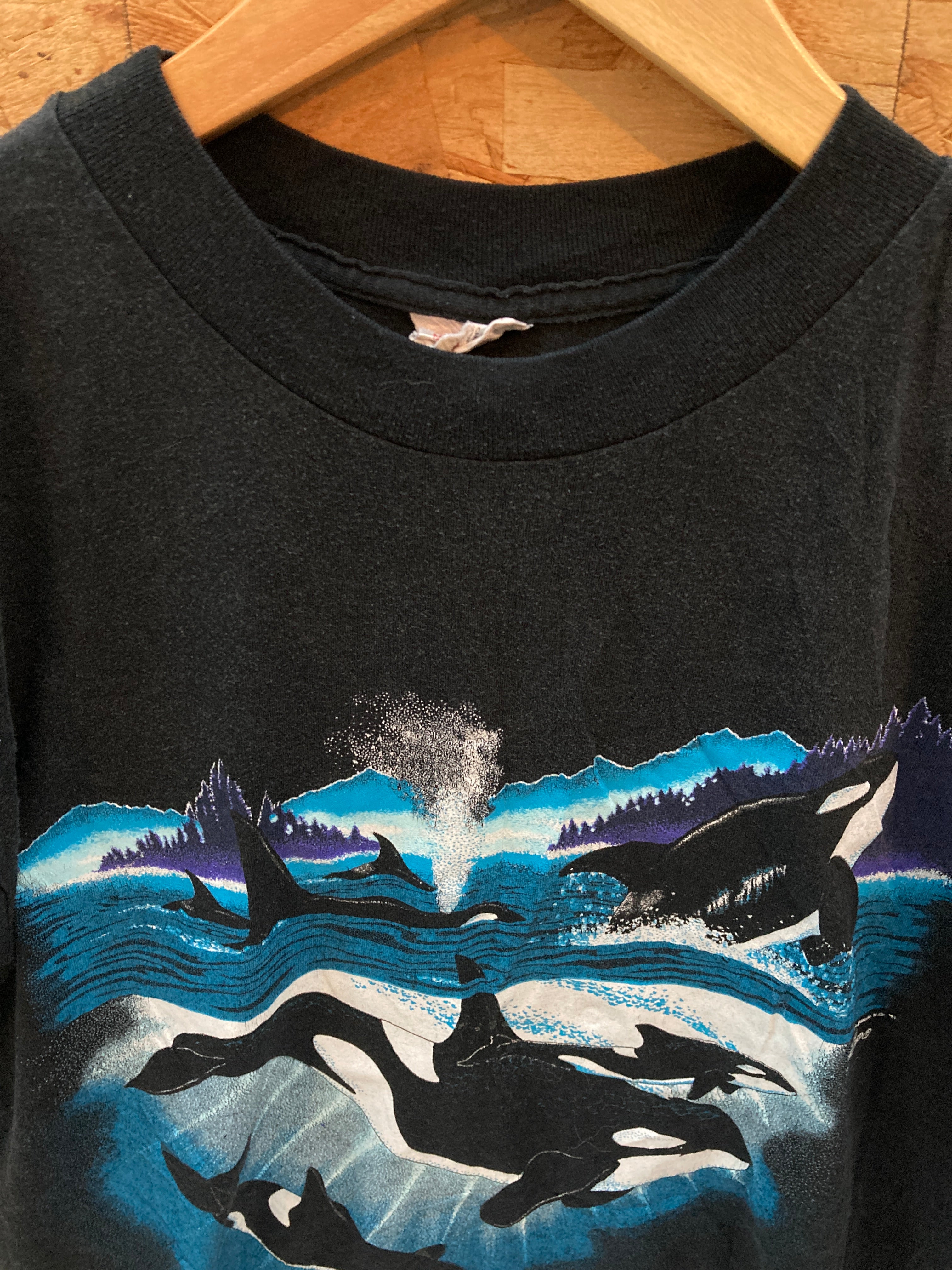 Vintage 90 whales by Garth Buzzard single stitch black t-shirt size medium