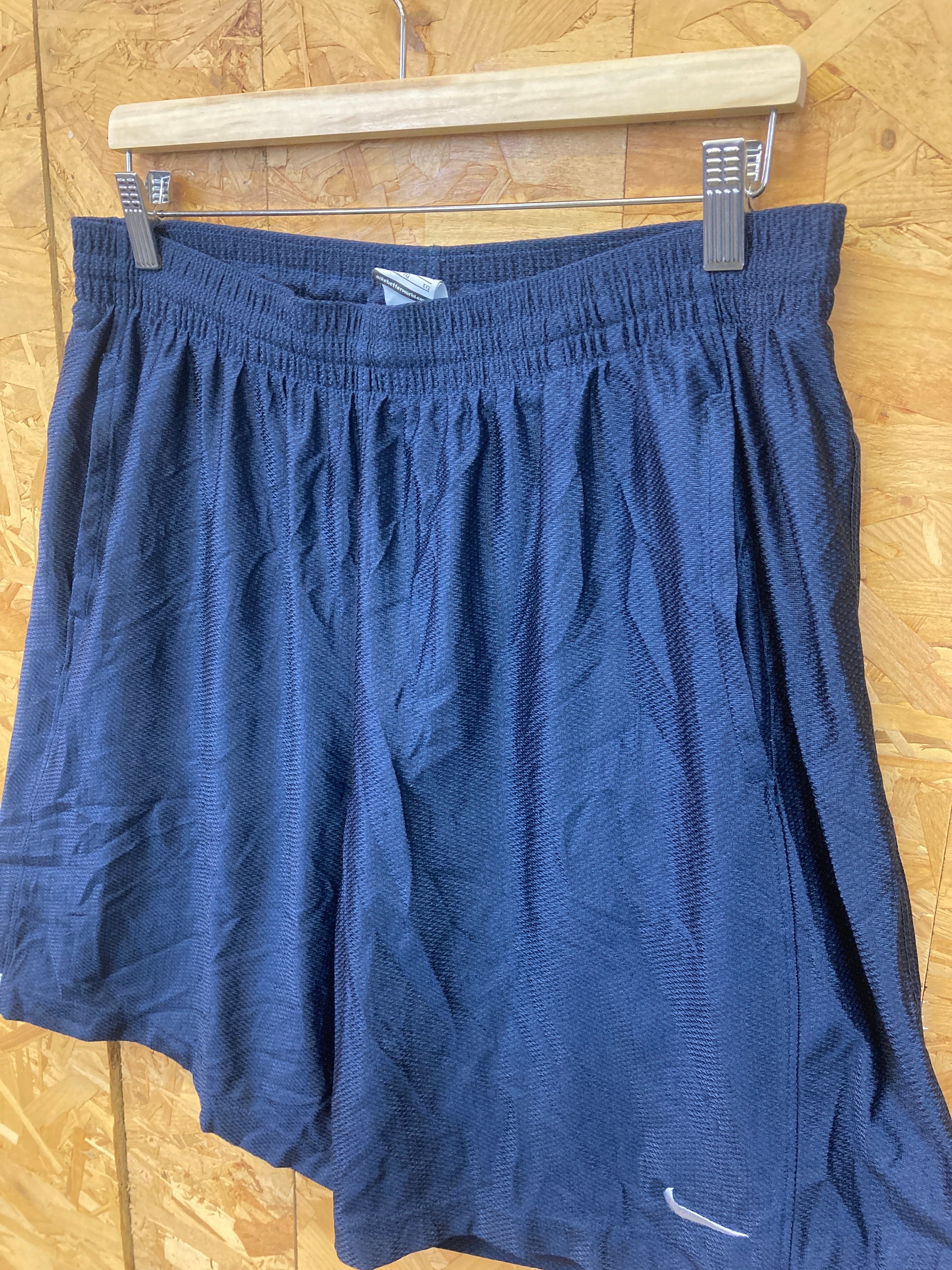 Vintage Y2K Nike navy blue mesh basketball shorts size XL