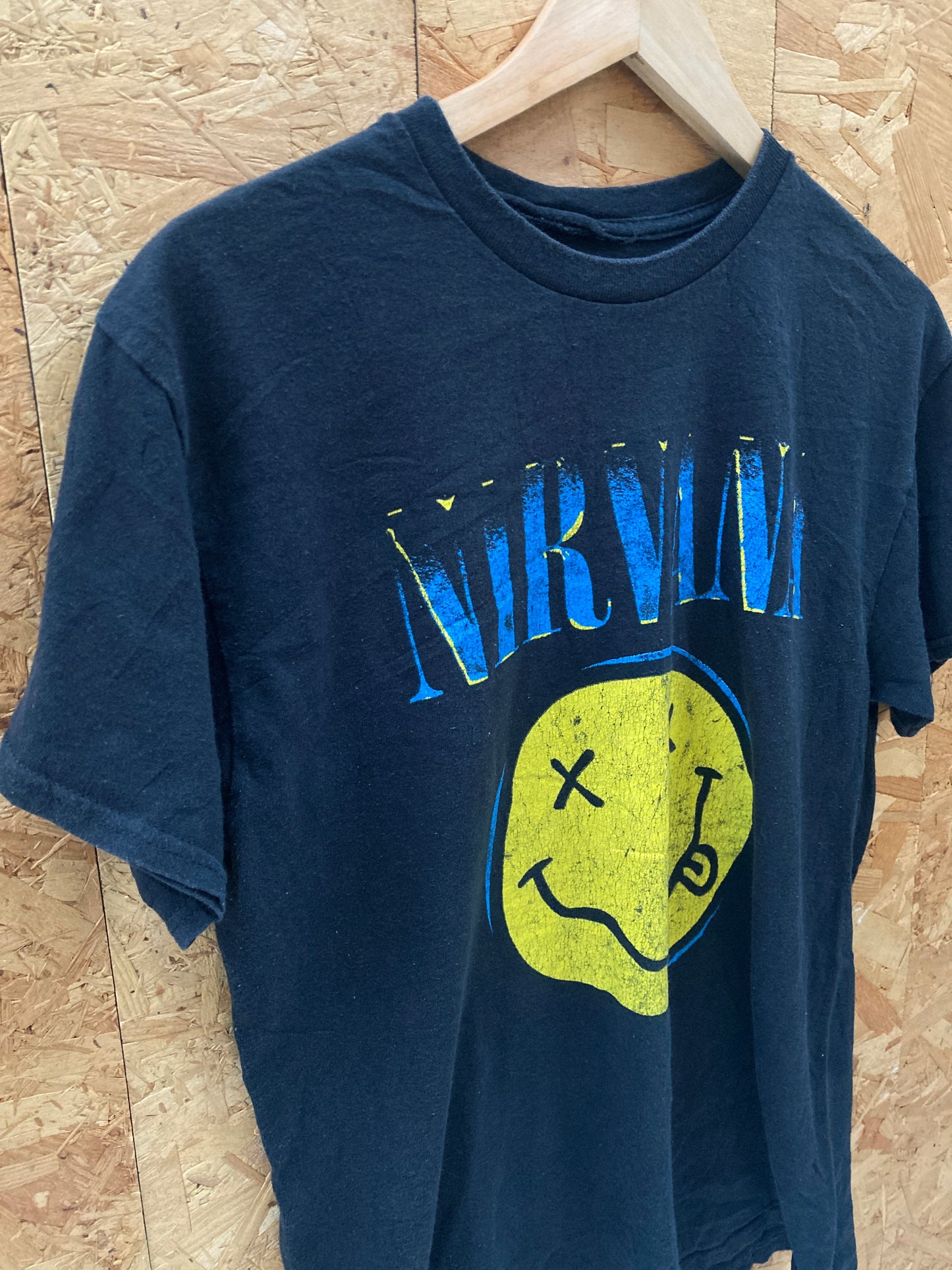 Vintage Y2K Nirvana smiley face black yellow band t-shirt size medium