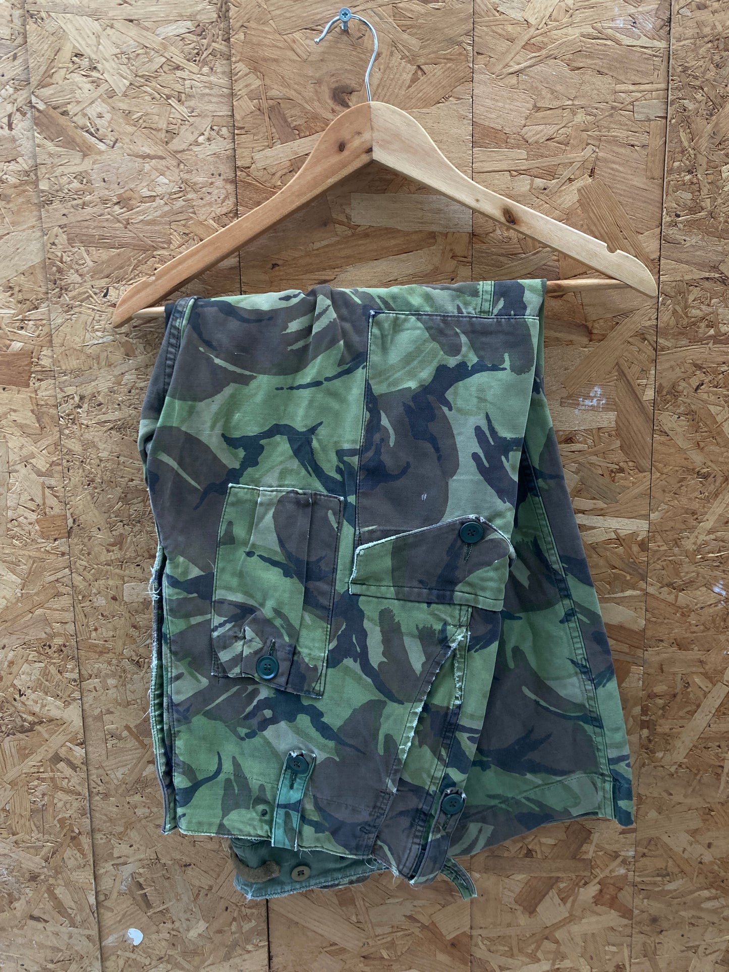Vintage 90s thrashed faded woodland combat camo trousers size large