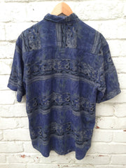 Vintage 90s navy blue black abstract waves crazy pattern short sleeve ugly shirt size large by Casua