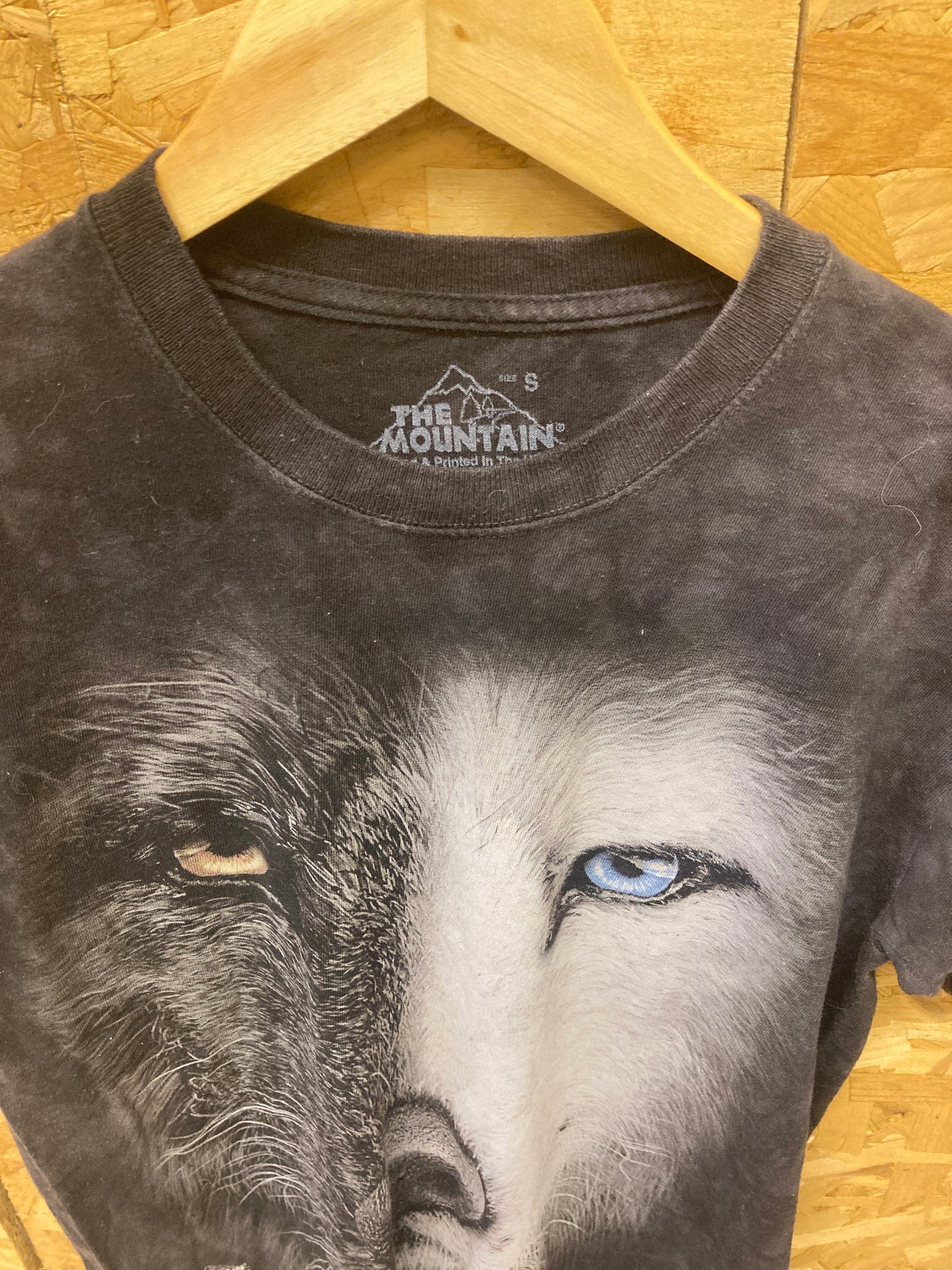 Vintage 90s The Mountain animal printed tie dye grey black wolf nature t shirt size small