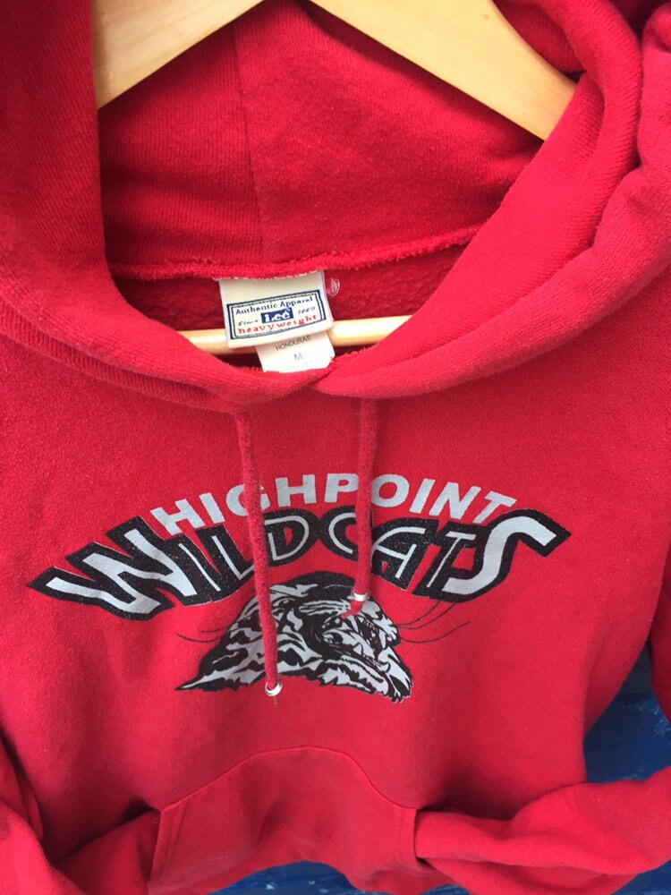 Vintage 90s USA college basketball team red hoody Wildcats by LEE size medium