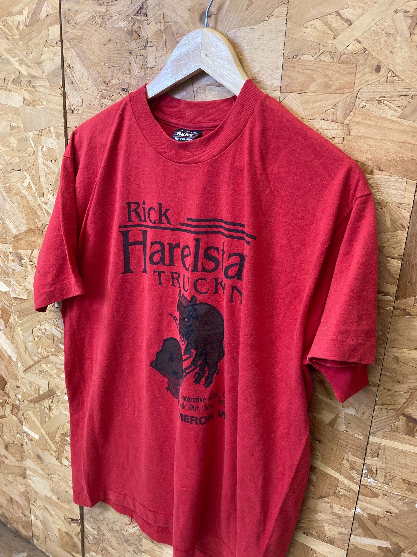 Vintage 90s Rick Harelstad Trucking USA red single stitch t shirt size XL