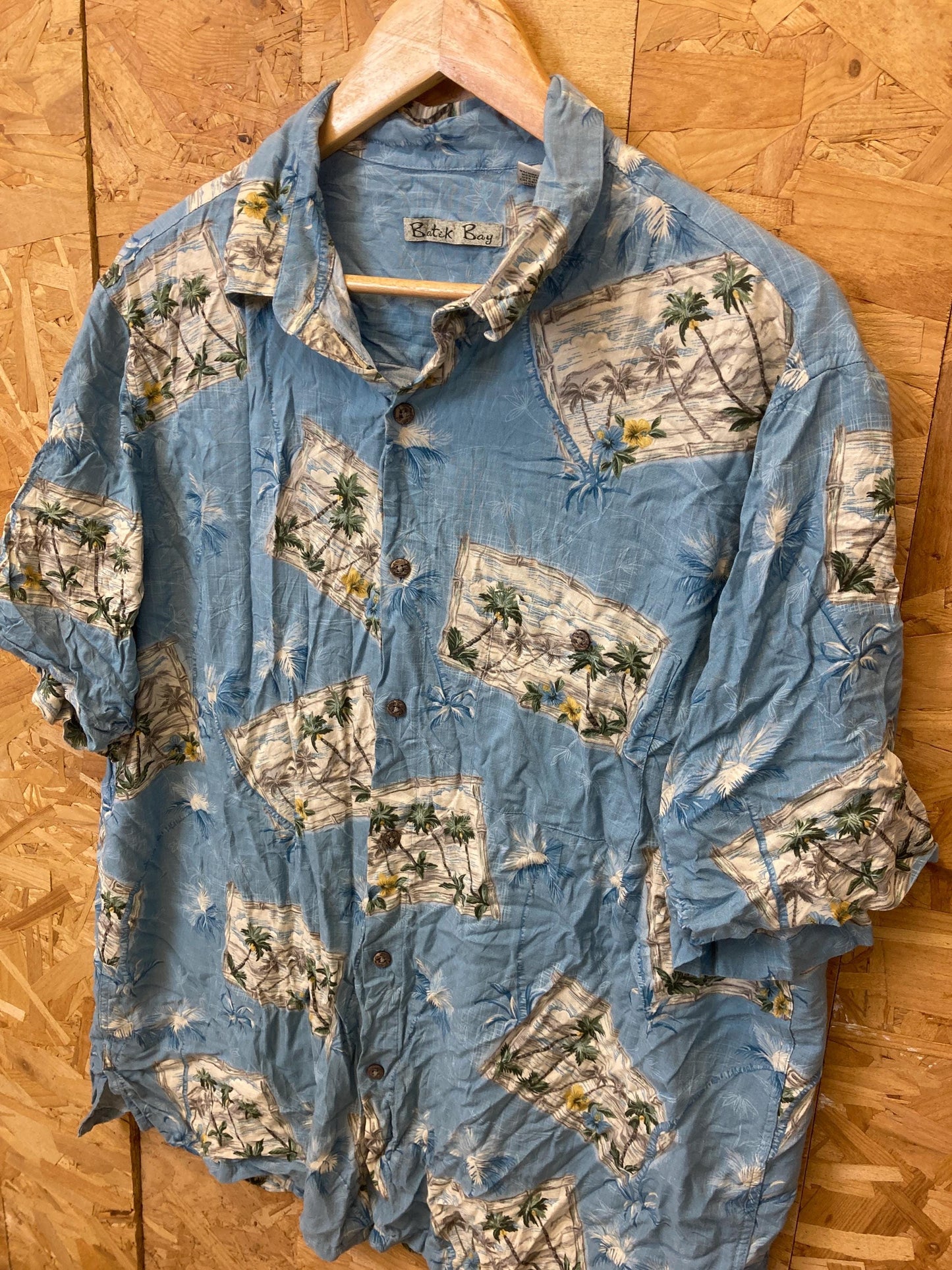 Vintage 90s light blue beige green desert island postcard palm tree Hawaiian rayon shirt size large