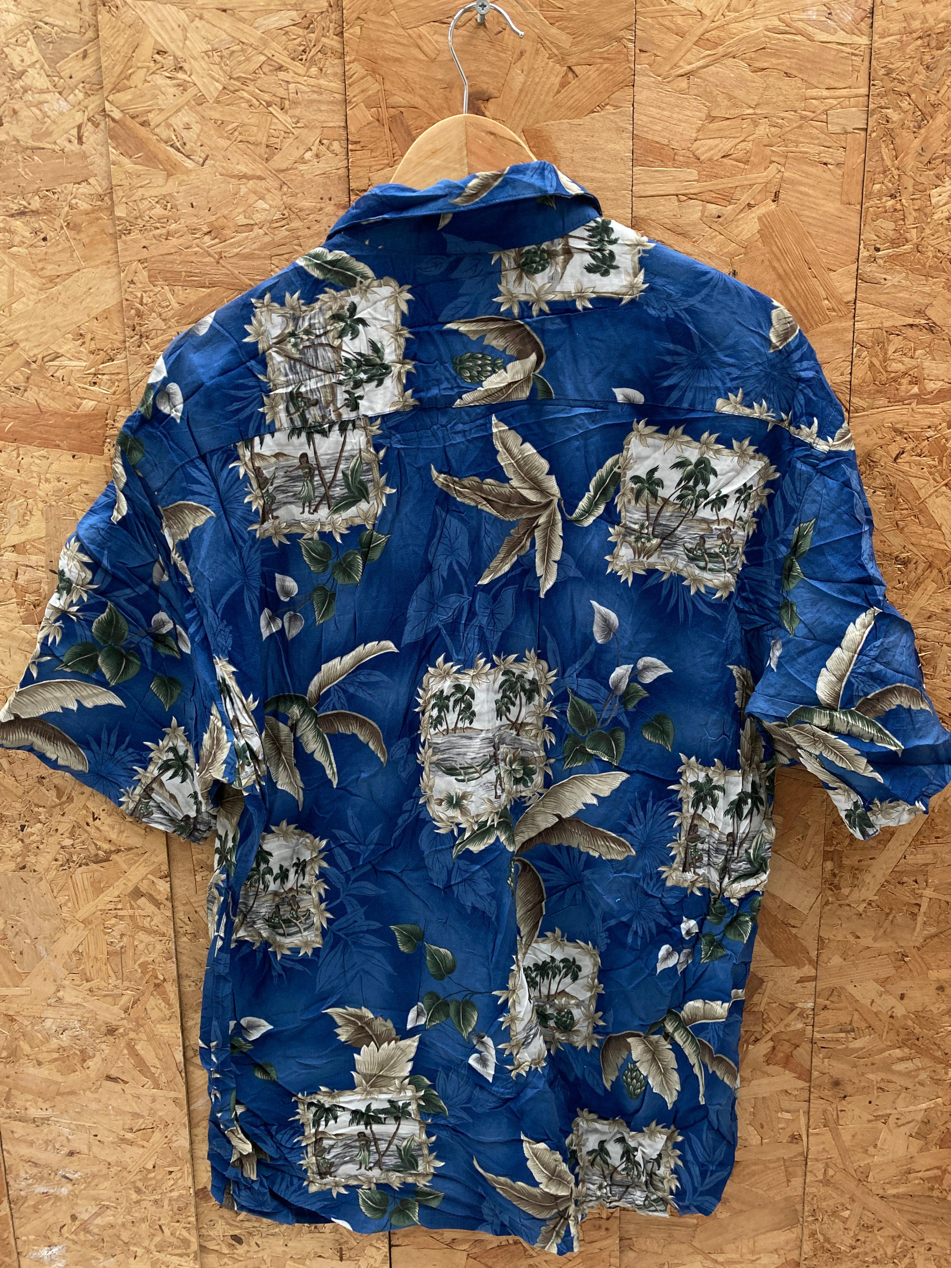 Vintage 90s viscose blue beige palm tree pattern Hawaiian shirt size large