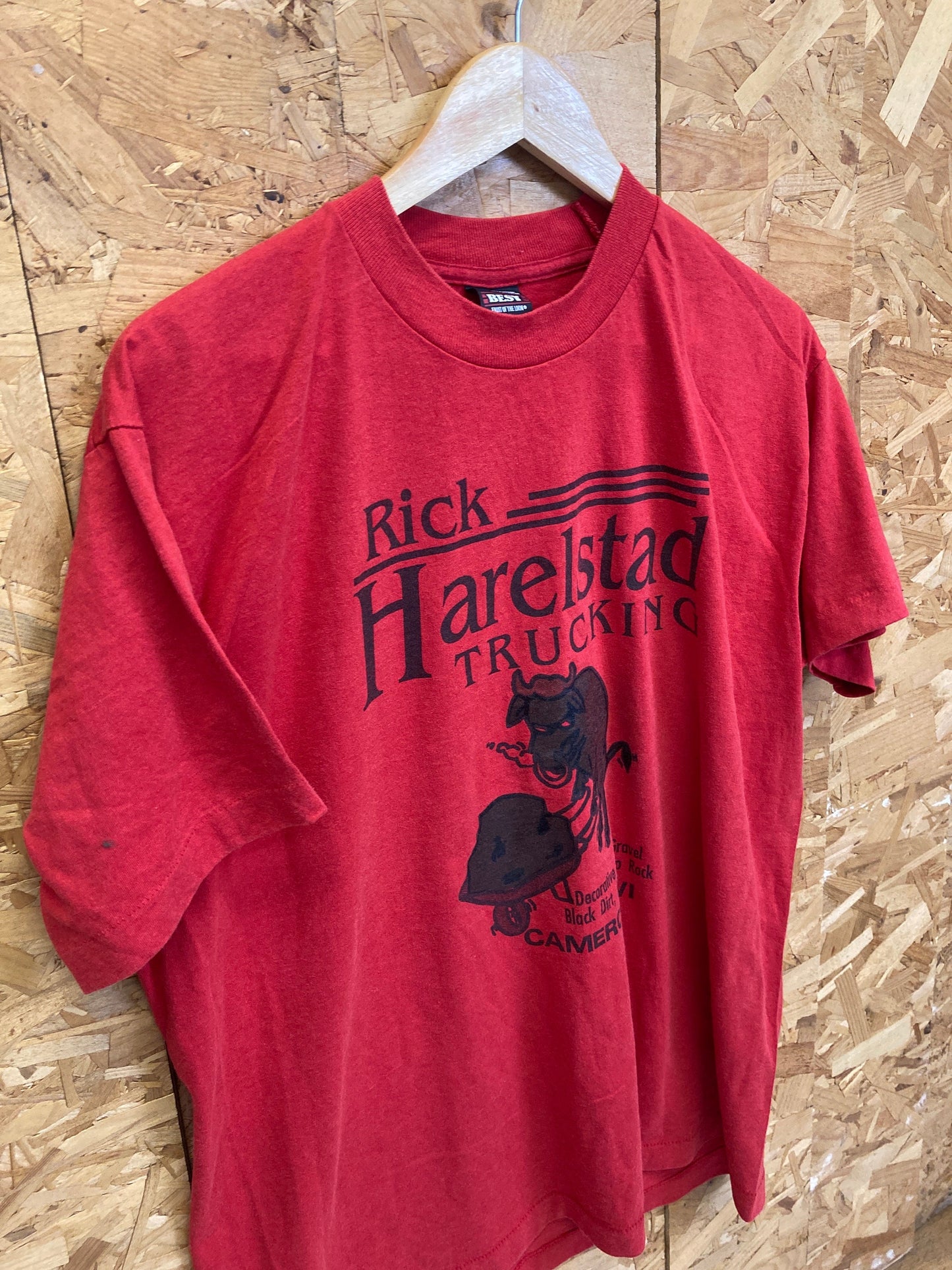 Vintage 90s Rick Harelstad Trucking USA red single stitch t shirt size XL