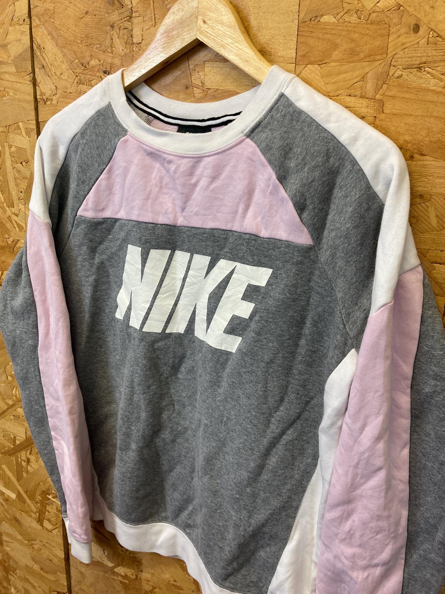 Vintage Y2K Nike grey white baby pink spell out crew neck sweater size medium