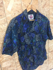 Vintage 90s green blue purple abstract crazy print soft rayon retro party short sleeve shirt size me